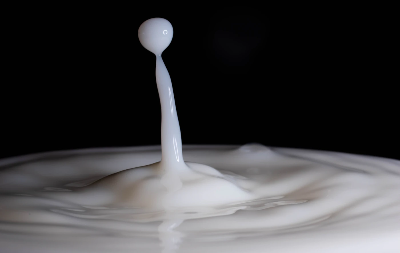 Lait démaquillant : la texture douce pour les peaux qui ne tolèrent rien d'autre