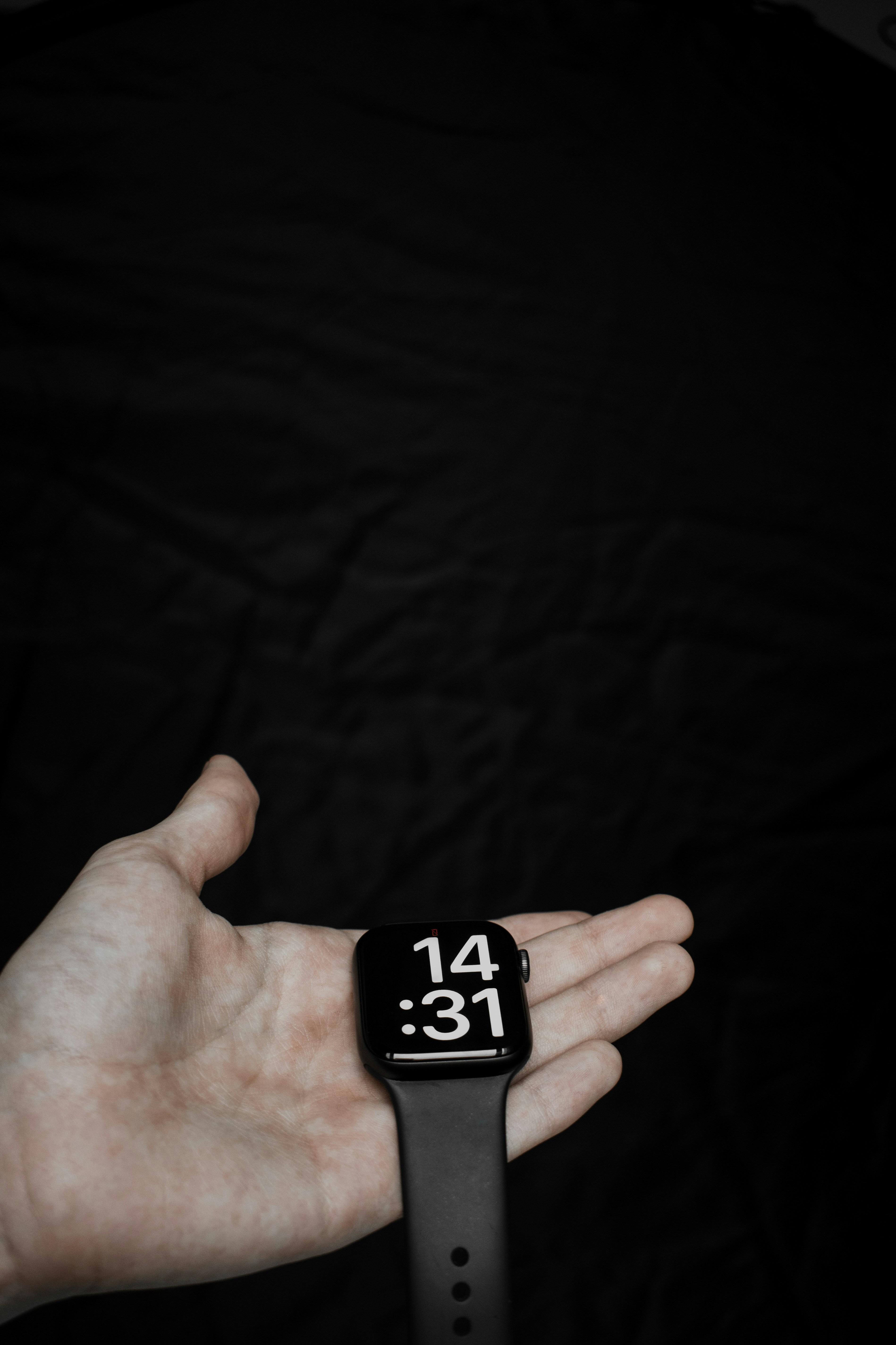 photo-1645339833240-9a6b74d8ceeb?ixid=M3