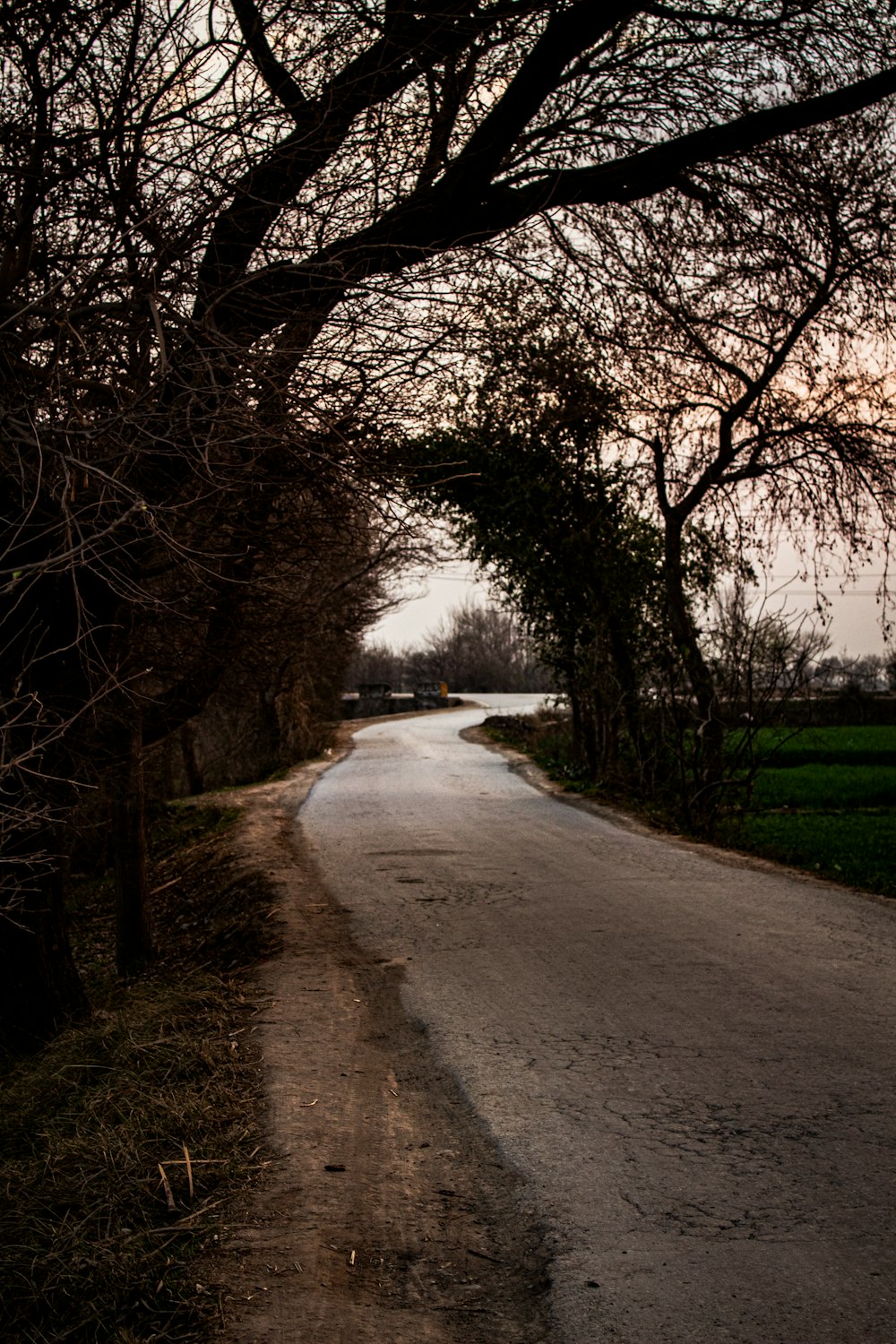 an empty road with no cars on it