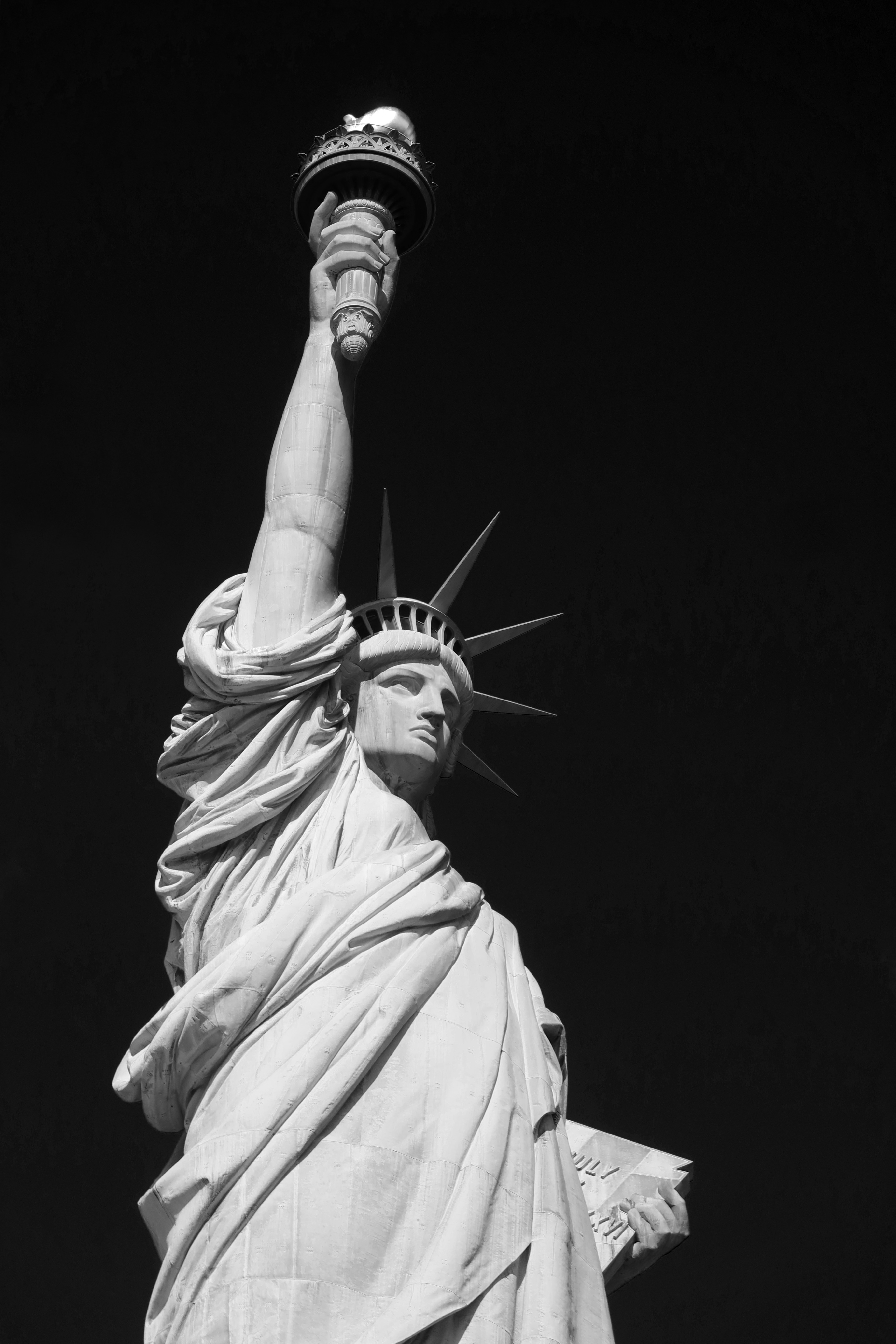 自由の女神の白黒写真の写真 – Unsplashの自由の女神像の無料画像
