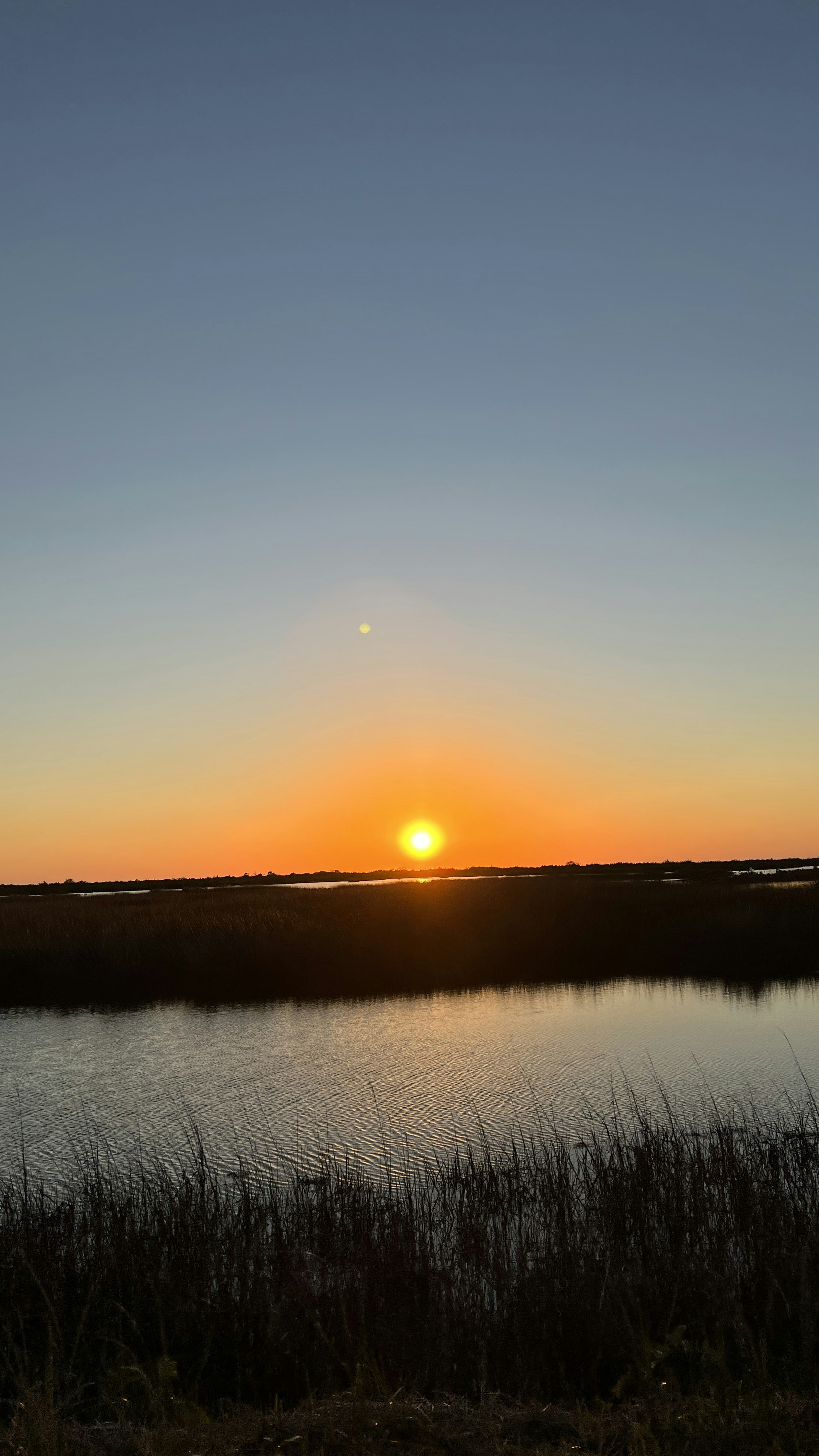 Unsplashで見つける日没の無料写真