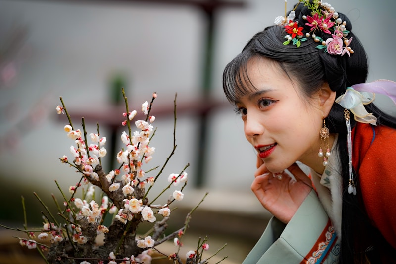 Belle BBW avec fleur dans cheveux Tokyo