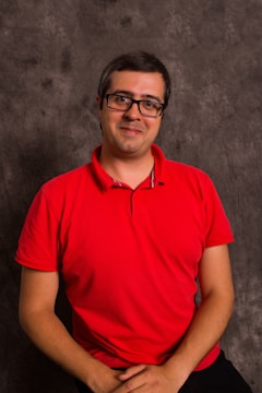 Jason Dale conducting a polygraph assessment session.