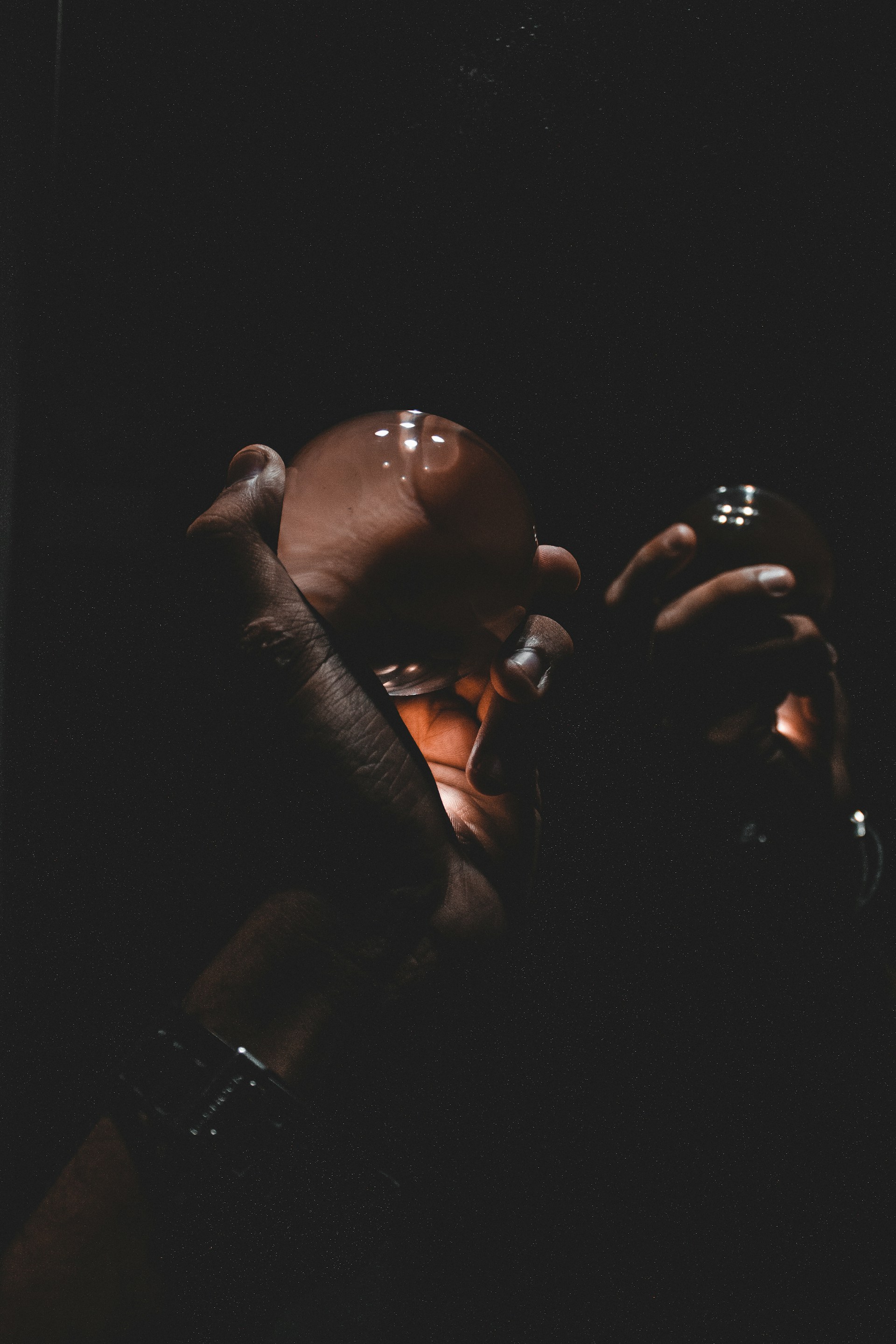 gray computer monitor