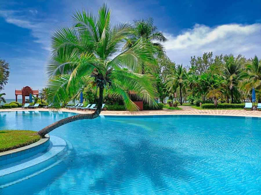 Pool & Lobby — 4