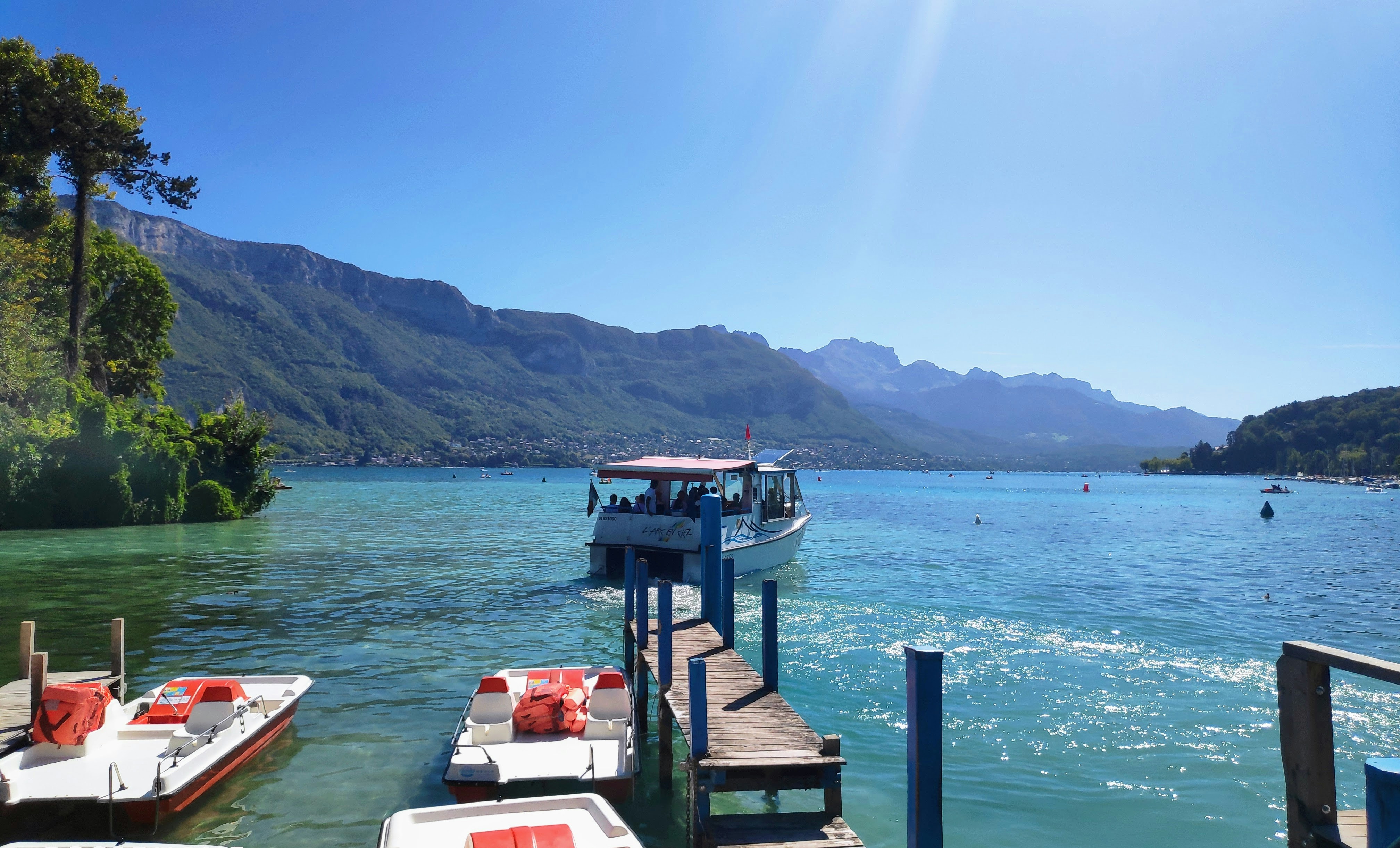 Balades en bateau sur le lac d'Annecy — Annecy