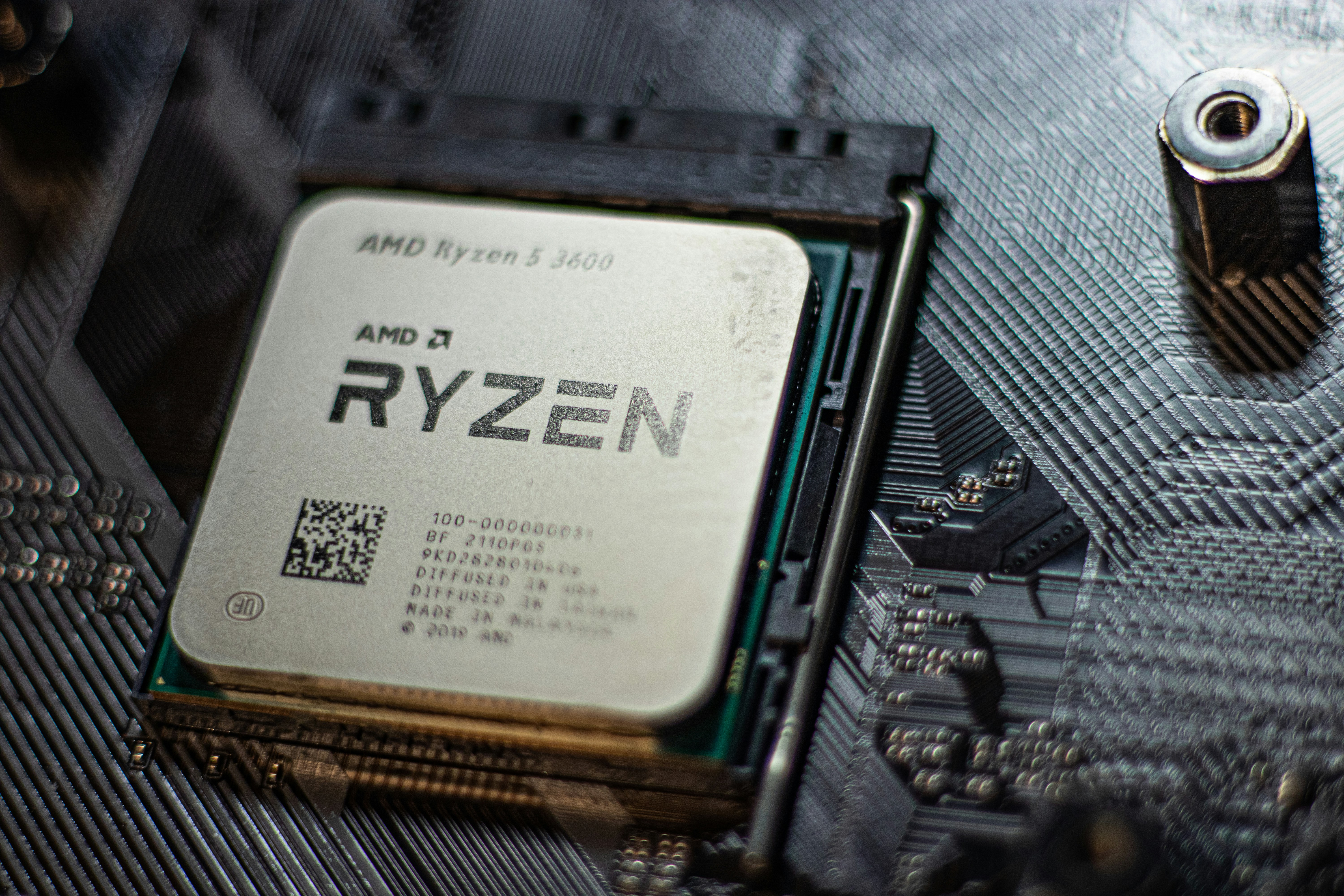 What Factors Should Be Considered When Choosing A CPU For Gaming?