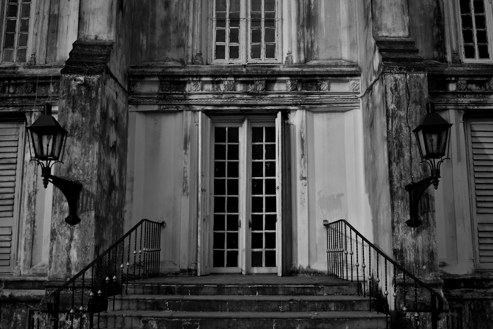 a black and white photo of an old building