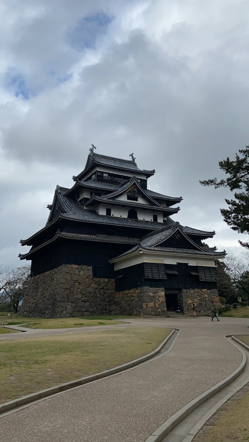 Matsue Travel Guide: Original Castle, World-Ranked Gardens, and Lake Shinji Sunsets