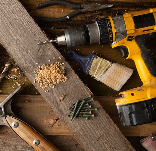 a couple of tools that are sitting on a table