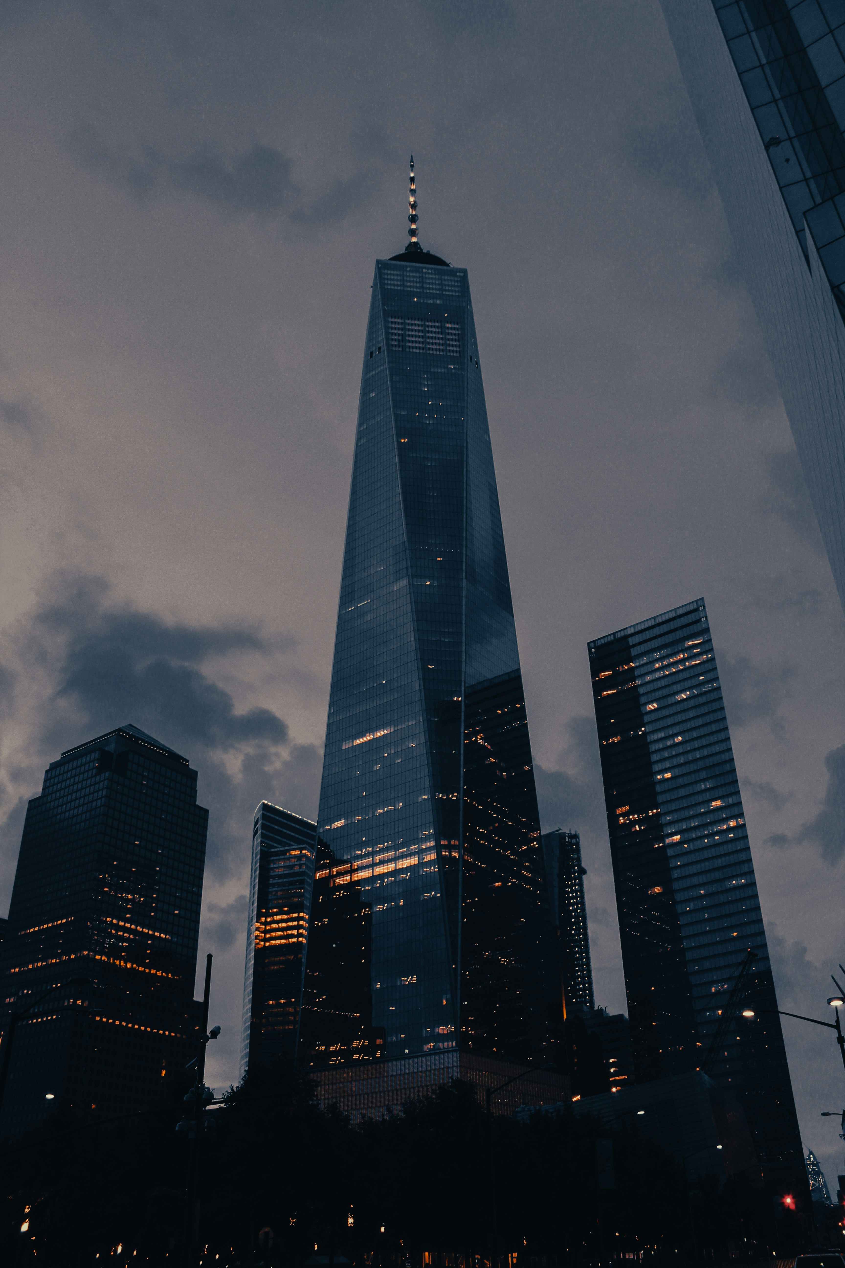 (© Zayn Shah) One World Trade Center on a gloomy day