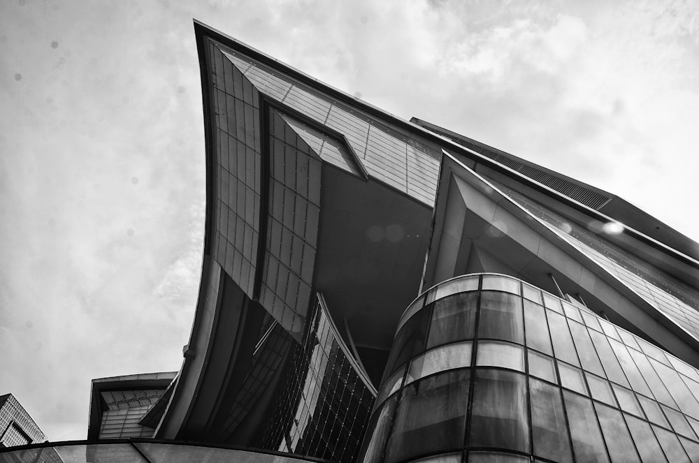 a black and white photo of a building