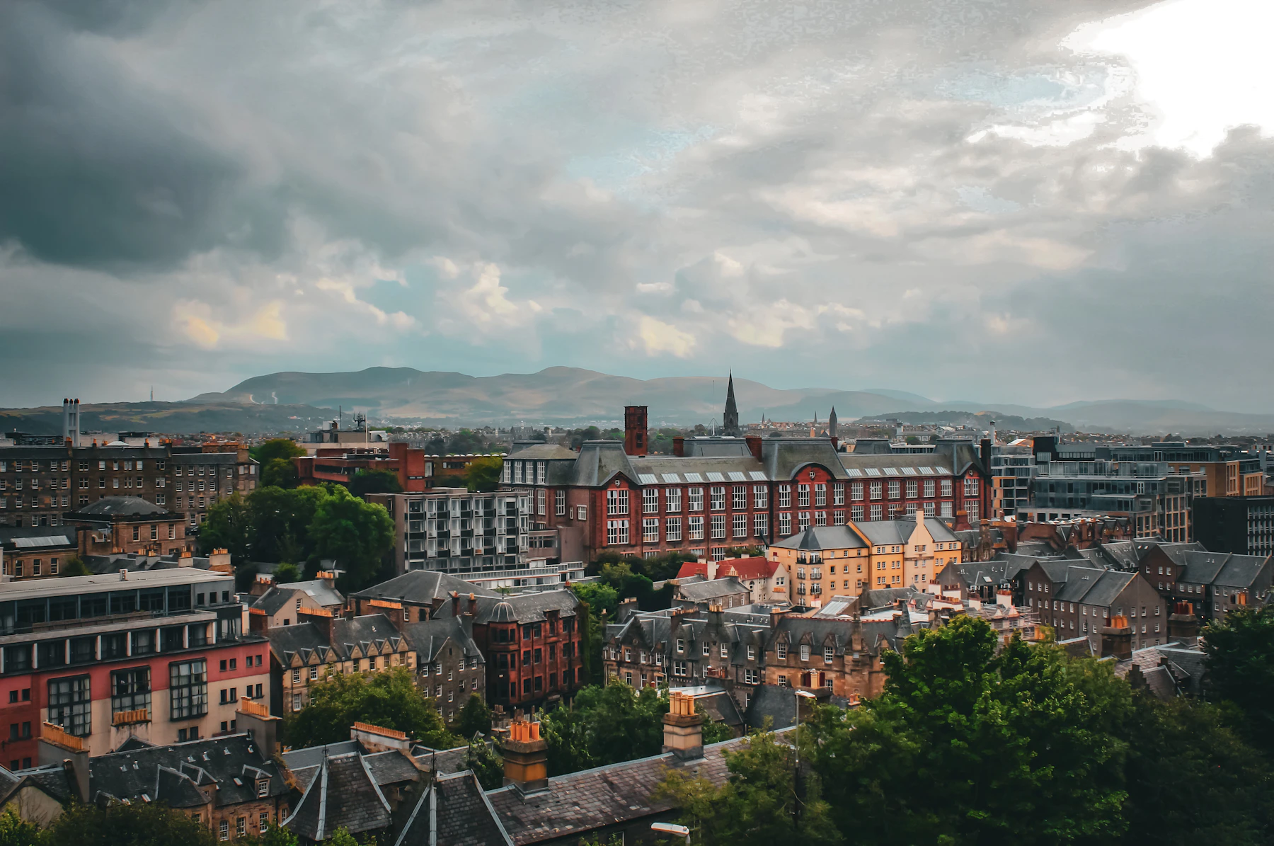 Edinburgh, United Kingdom travel guide hero image
