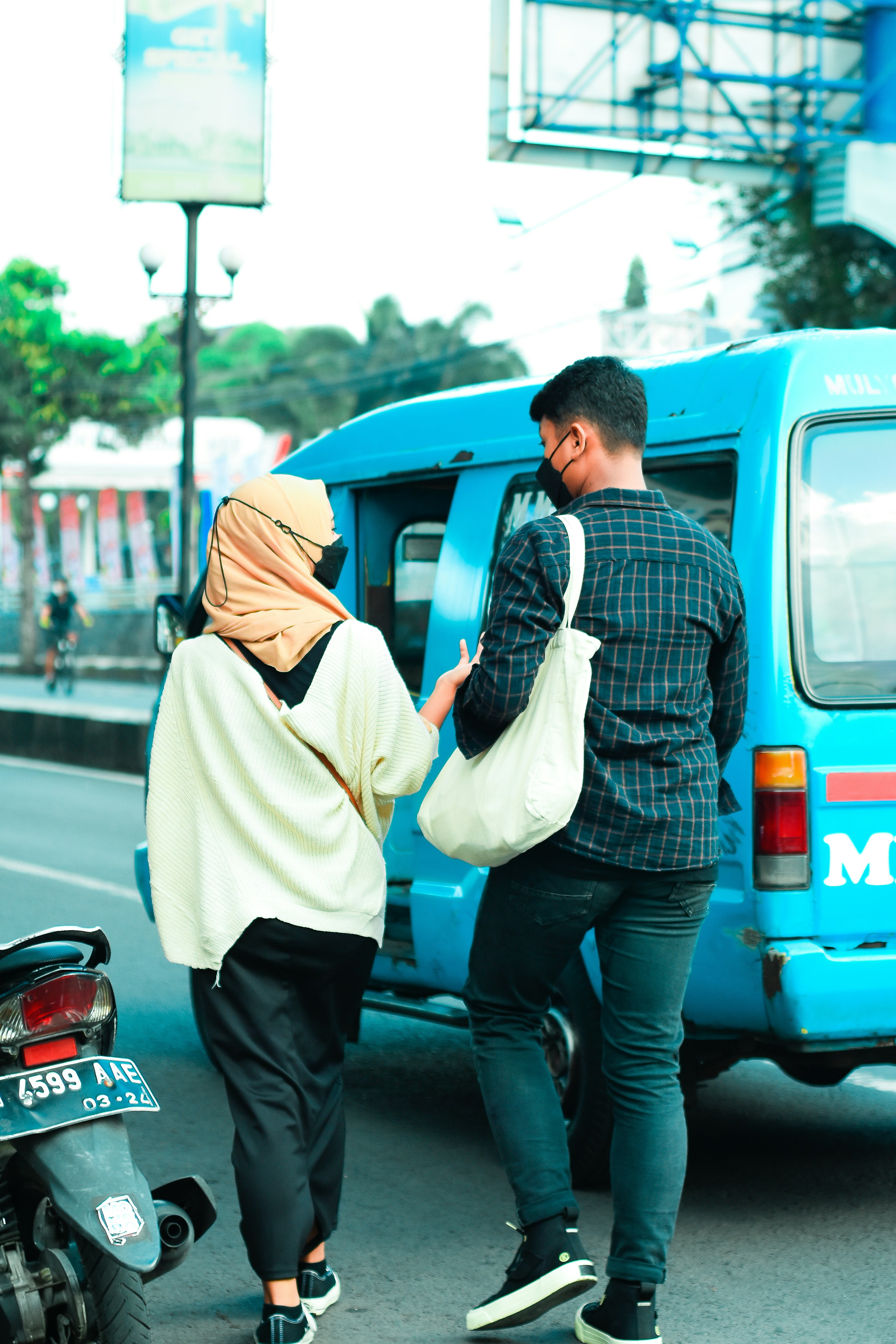 Hybrid Coach Tech: Building a Mobile Creator Rig and Pop‑Up Studio Workflow for On‑the‑Road Trainers (2026 Guide)