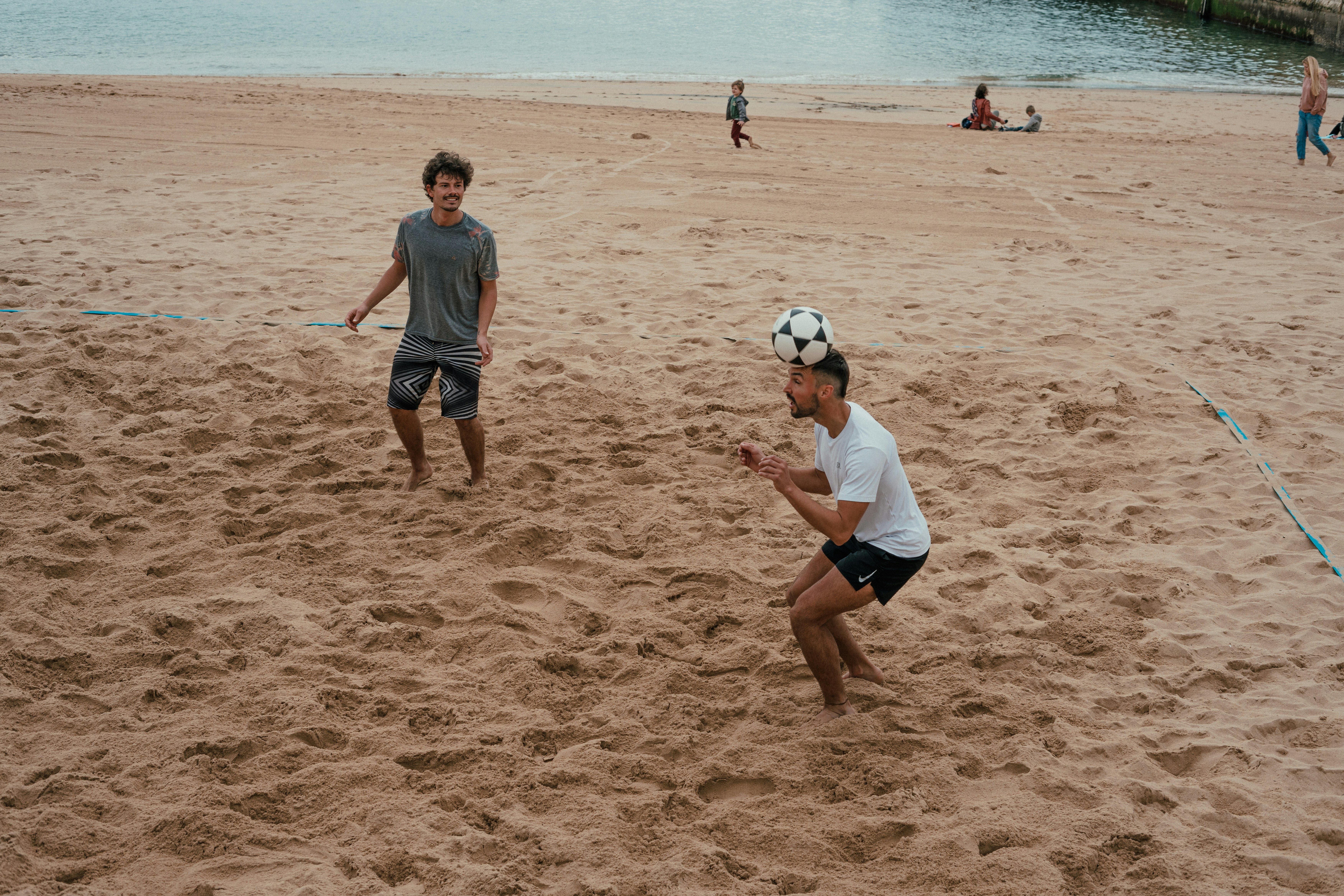 Boleta de apuestas con cuotas combinadas y una calculadora al lado