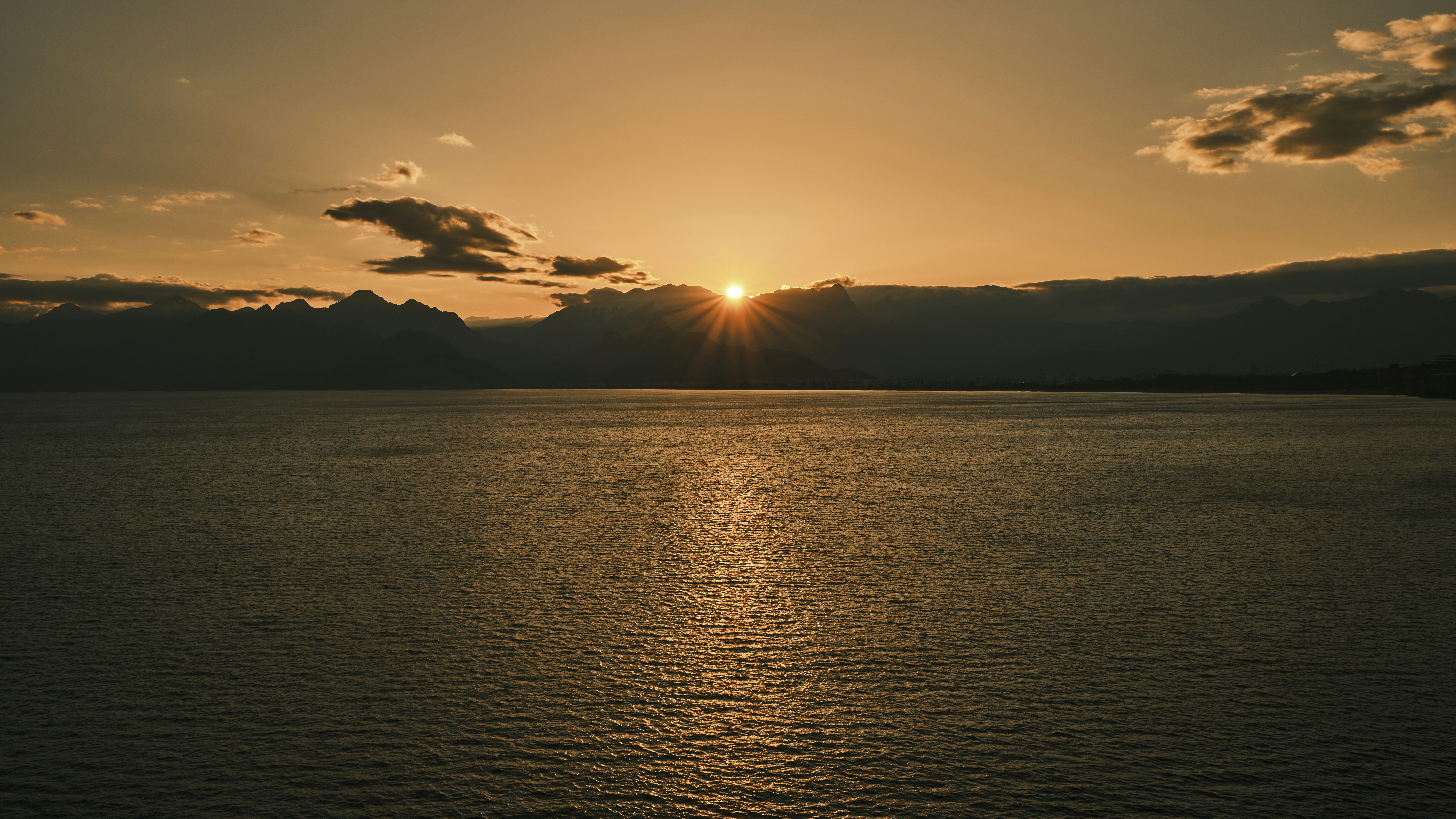 romantic getaway wallpaper, wallpaper, Minimoon Planning: A Stress-Free Guide 6