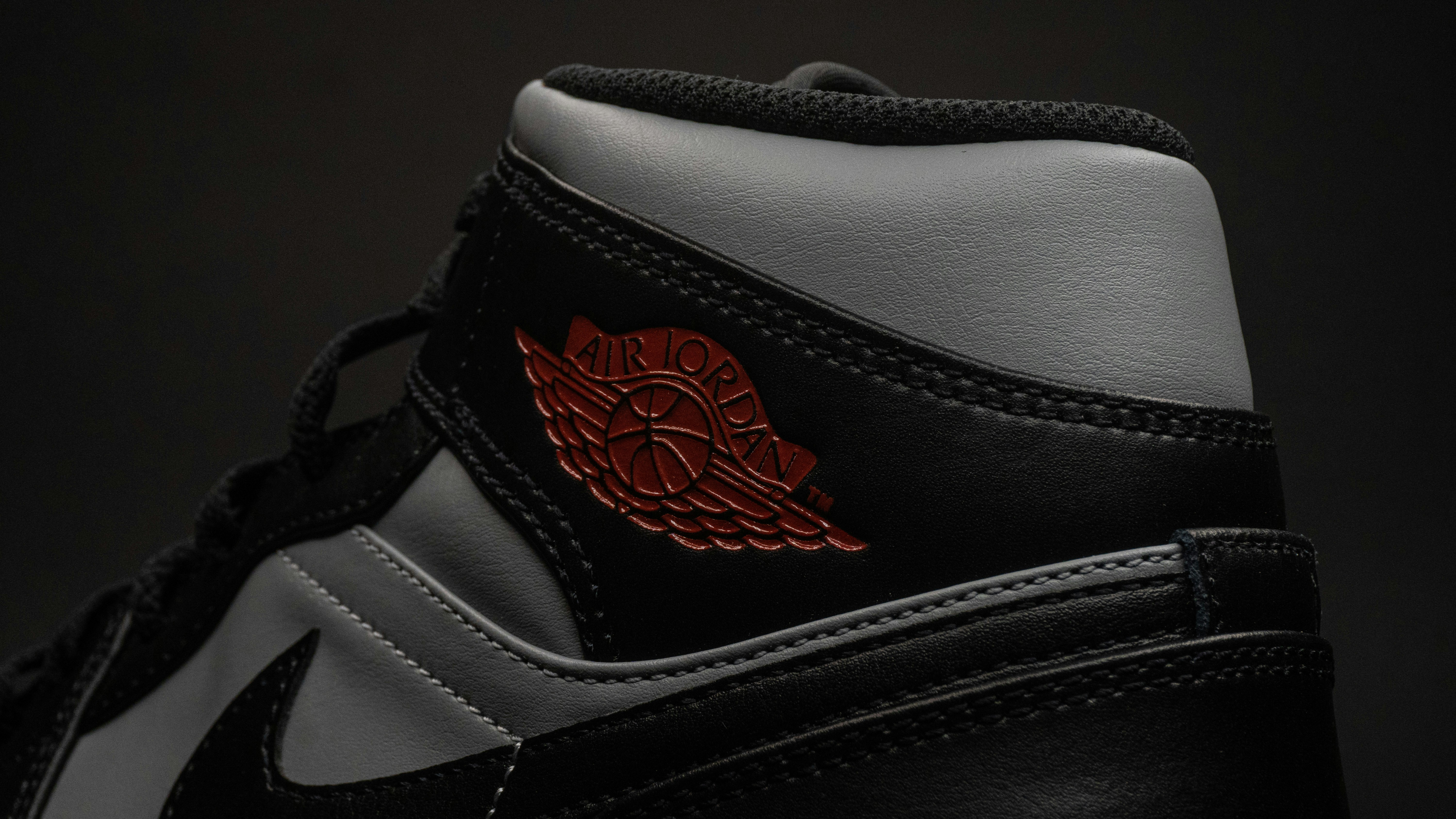 Nike Air Jordan 1 Mid Shadow Red