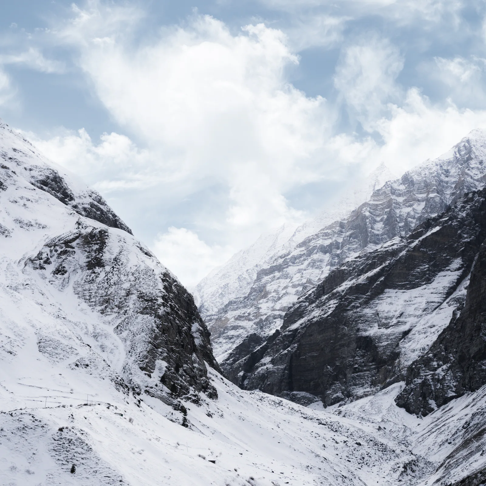 Snow peaks in the high Himalaya
