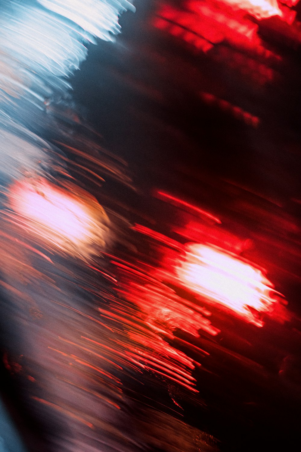a blurry image of a street light