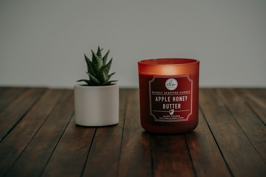 Rose Whisper scented candle