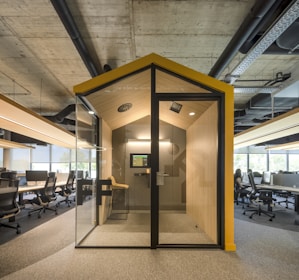Switchable Privacy Glass – SmartGlass USA Office partitions