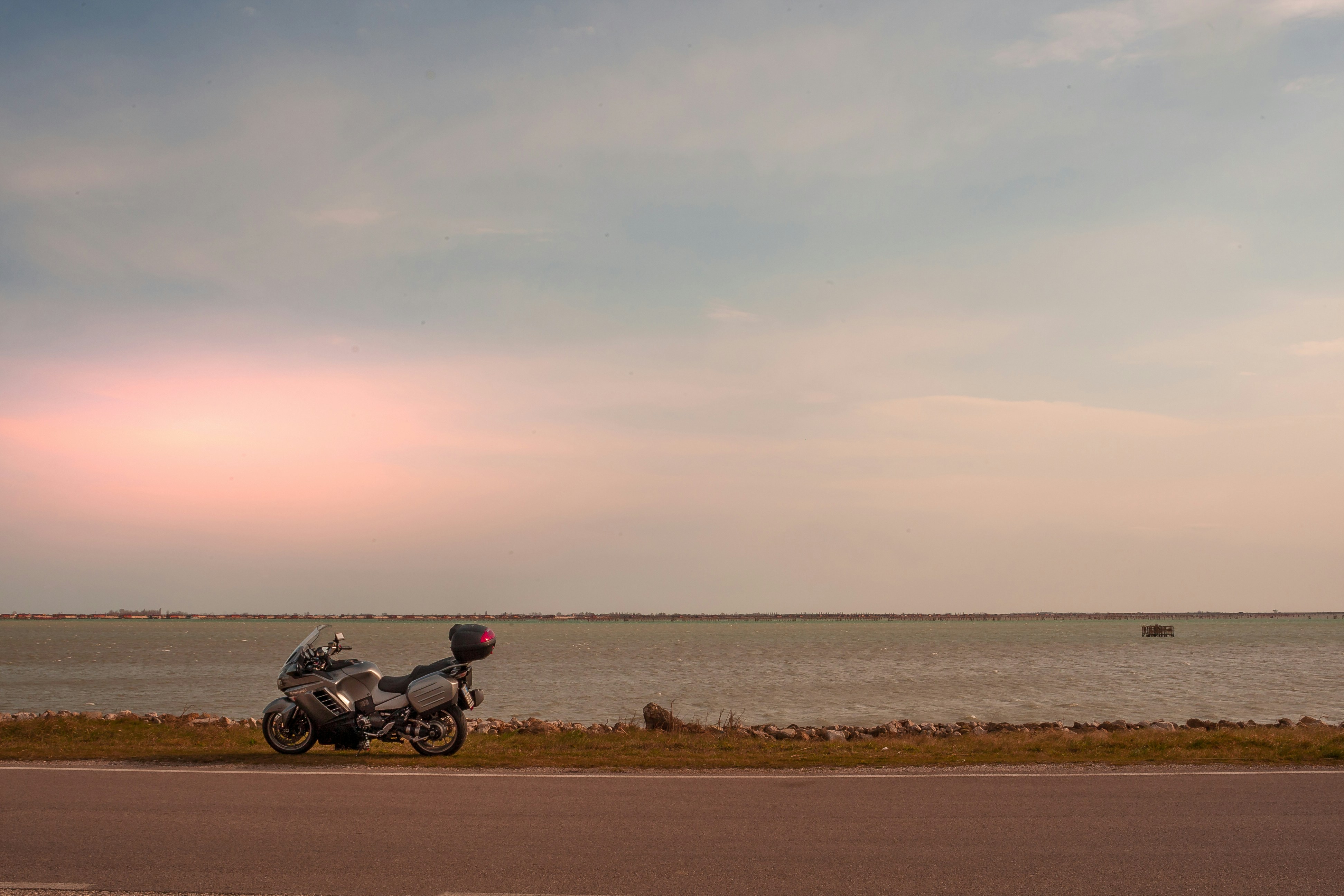Photo by photoroutes