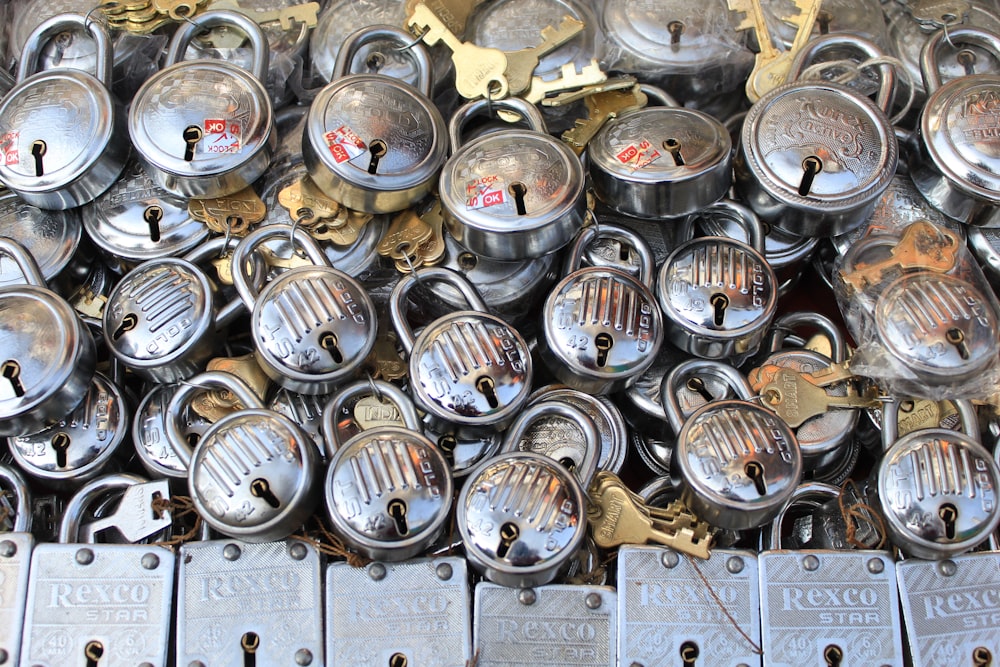 a pile of metal objects sitting on top of each other