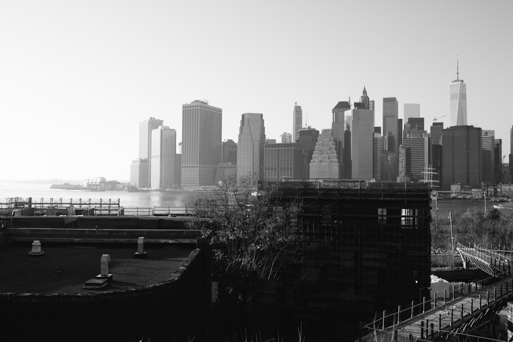 a black and white photo of a city skyline