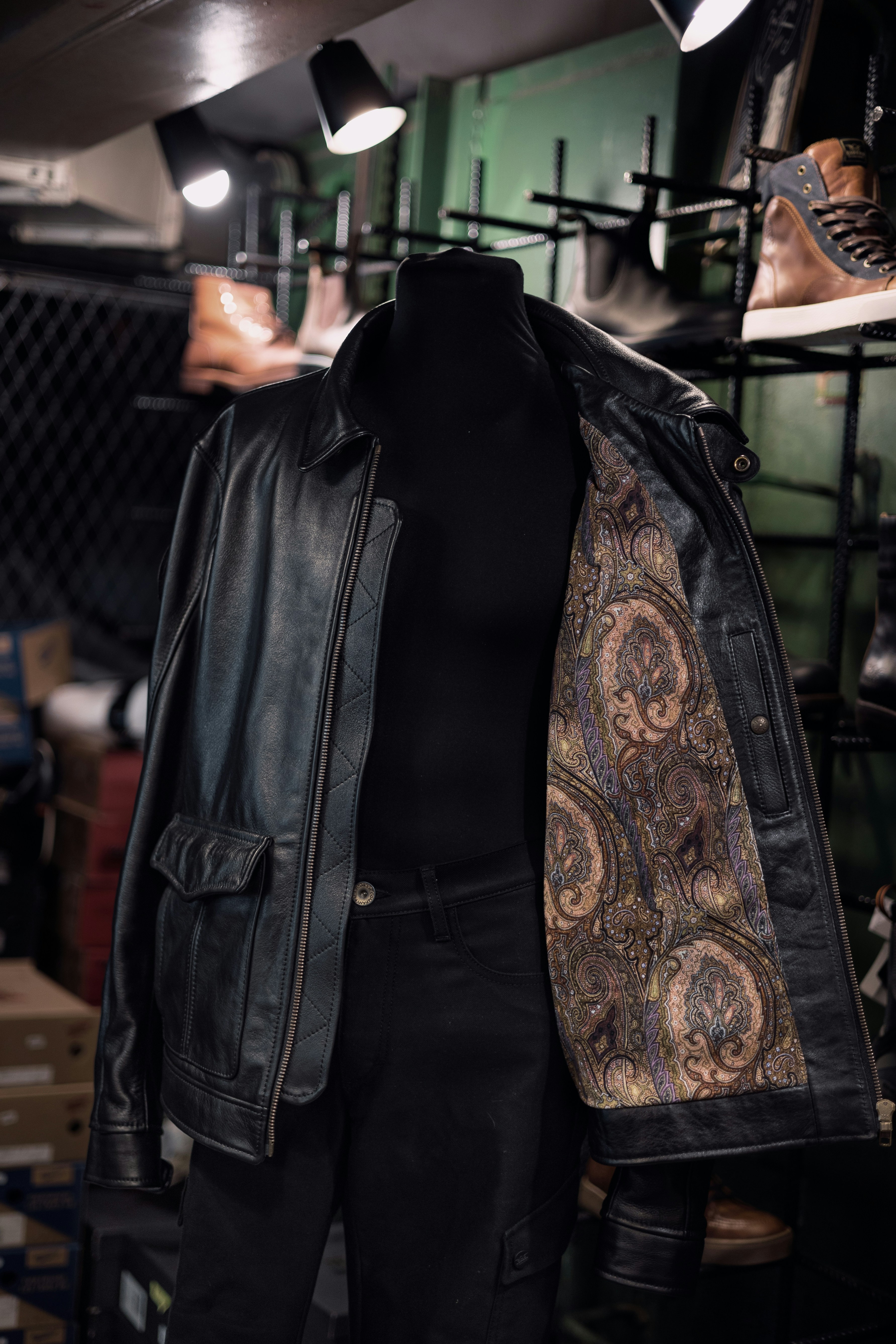 Lederjacke im Biker-Stil