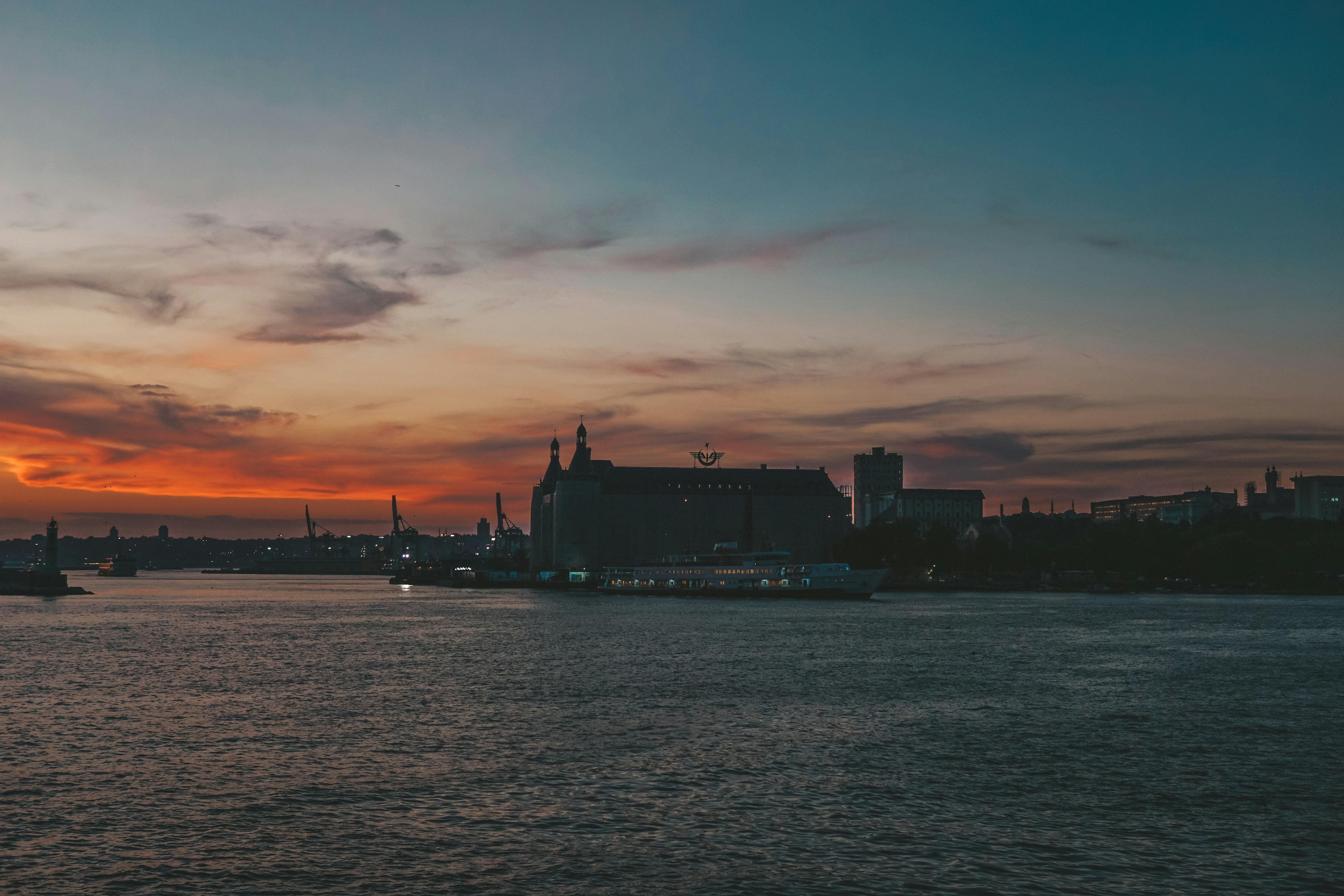 Photo by mertkahveci