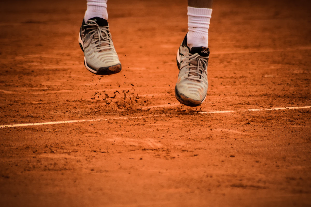 Chaussures de tennis sur terre battue