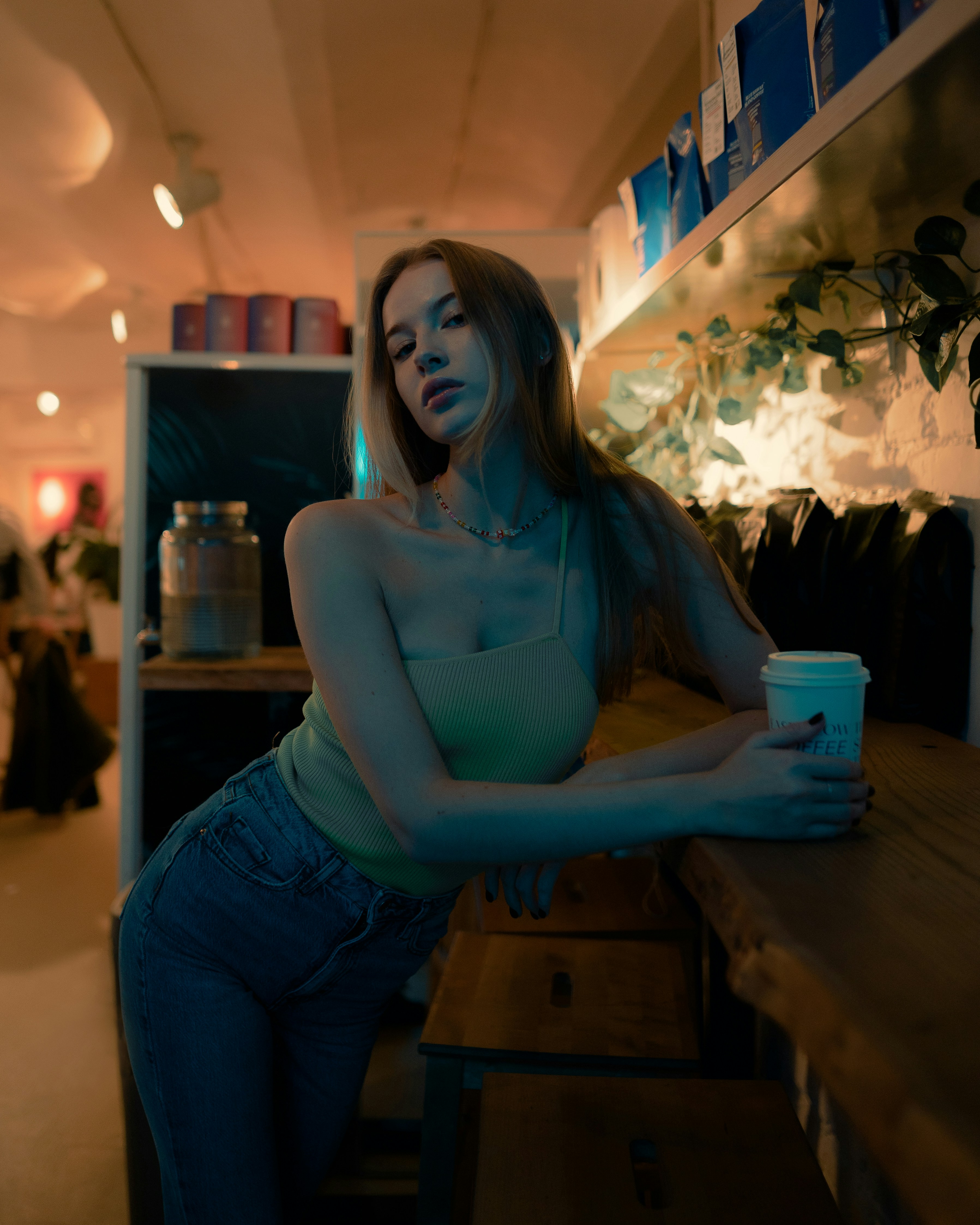 photo-1646422522854-b241885fedc2?ixid=M3wxMjA3fDB8MXxzZWFyY2h8MTF8fGhvdCUyMGdpcmwlMjBjYW18ZW58MHx8fHwxNzQ1NTAzNjc3fDA\u0026ixlib=rb-4.0.3
