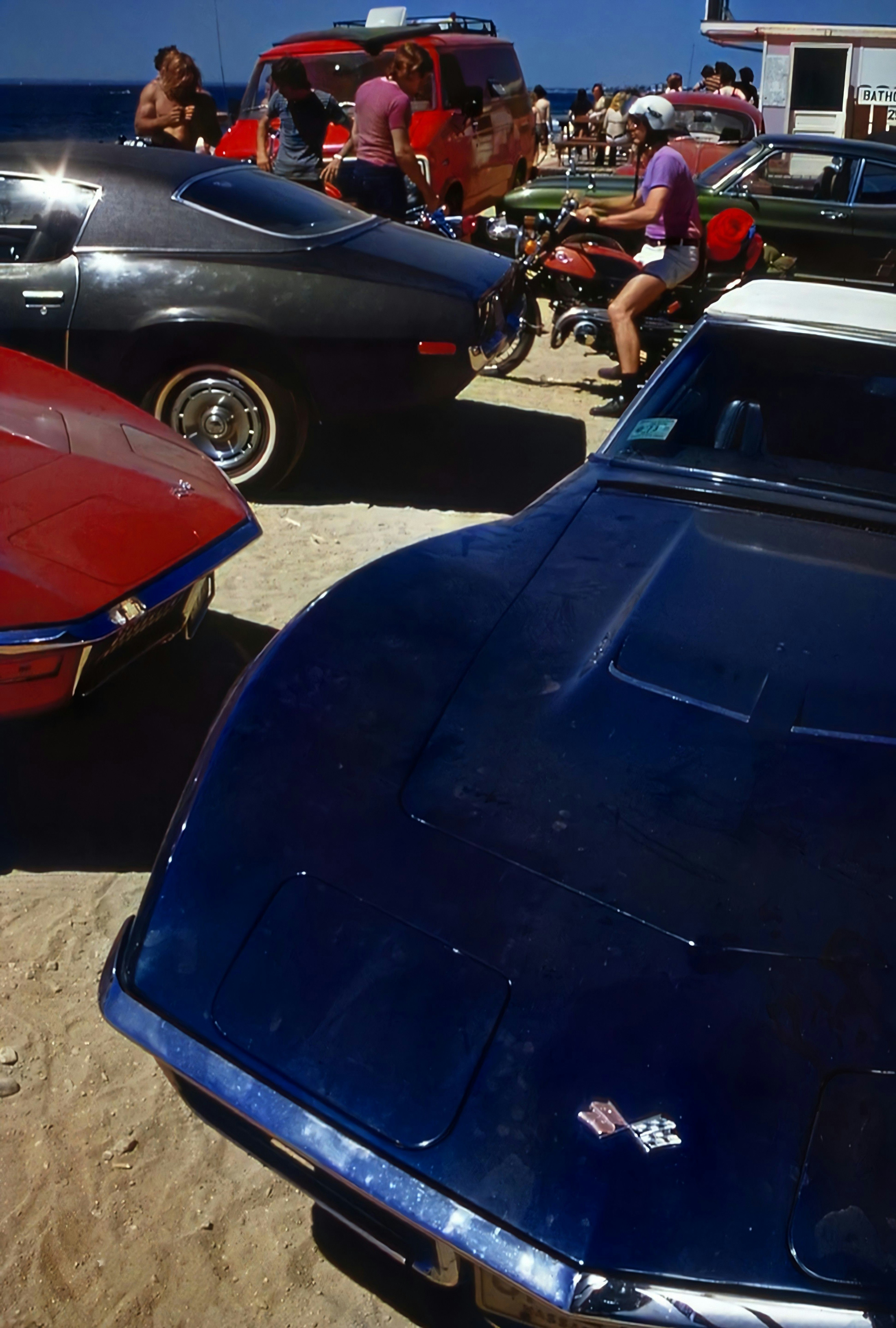 SUR DANS UN PARKING visual data 3