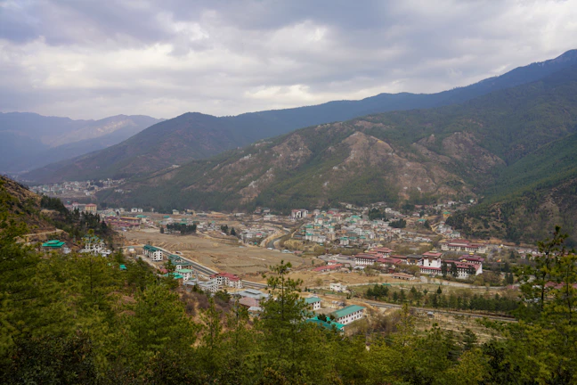 4-Day Phobjikha Valley Family Itinerary & Travel Guide