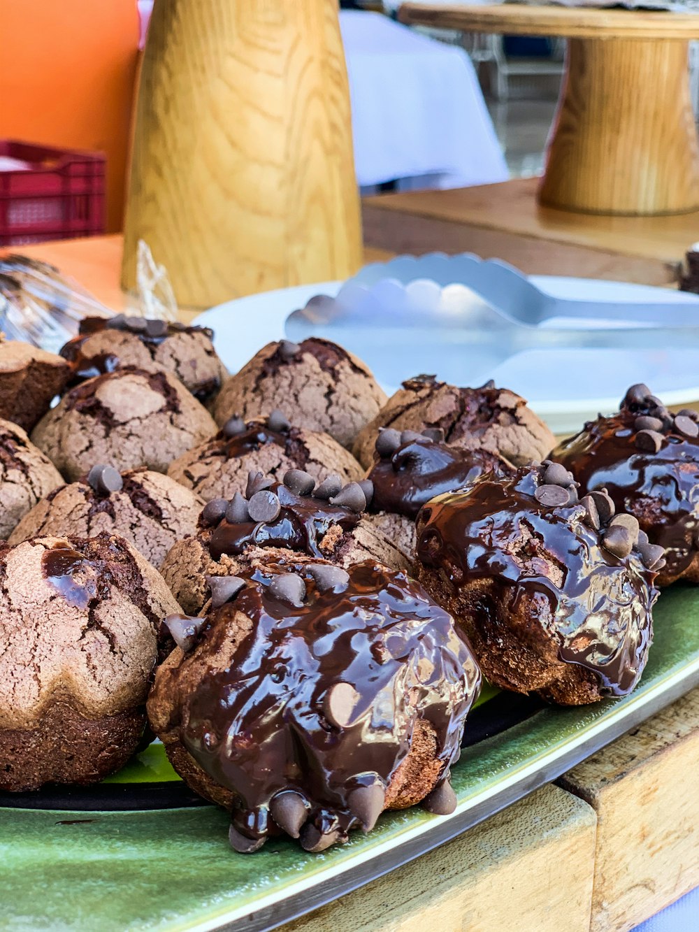 a plate of chocolate cookies and cookies on a table