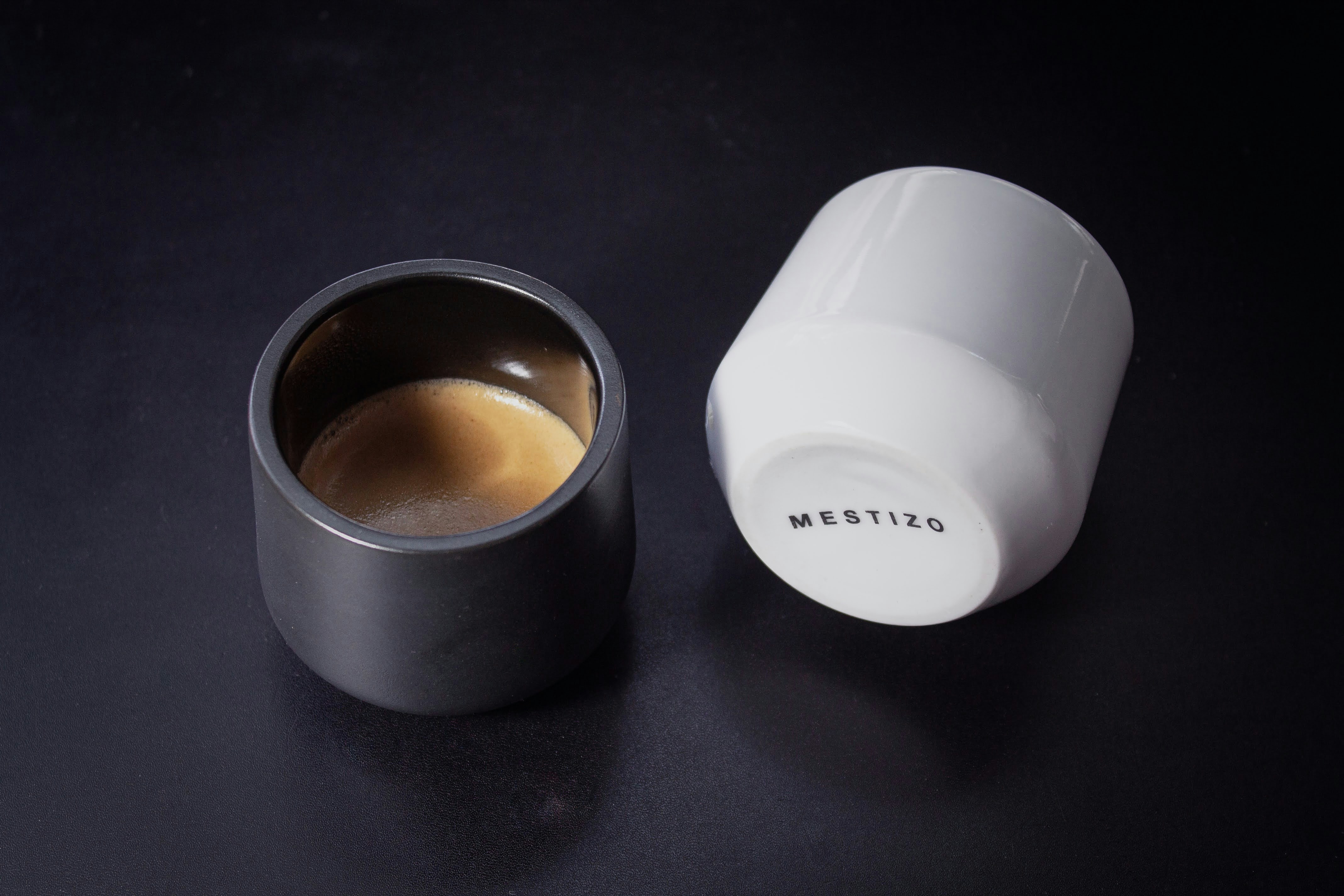 photo-1646535179522-637d4162cb48?ixid=M3wxMjA3fDB8MXxzZWFyY2h8MTF8fGRpc3Bvc2FibGUlMjBjb2ZmZWUlMjBmaWx0ZXJzfGVufDB8fHx8MTc2NDM4OTg0MHww\u0026ixlib=rb-4.1.0