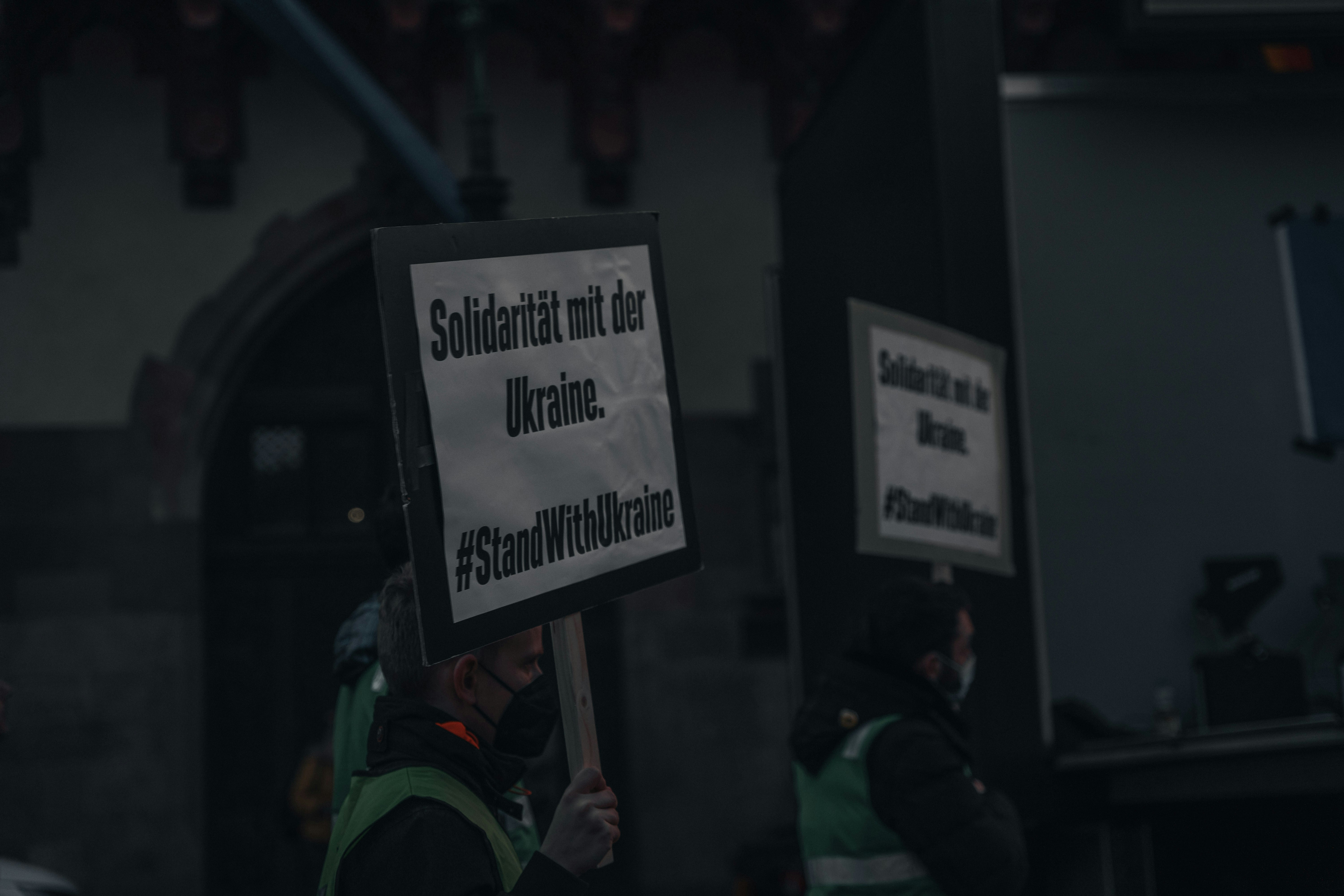 photo-1646640727046-57cdf6e9a577?ixid=M3wxMjA3fDB8MXxzZWFyY2h8Mnx8ZmV3byUyMHZlcndhbHR1bmd8ZW58MHx8fHwxNzQ5NDUwODk2fDA\u0026ixlib=rb-4.1.0