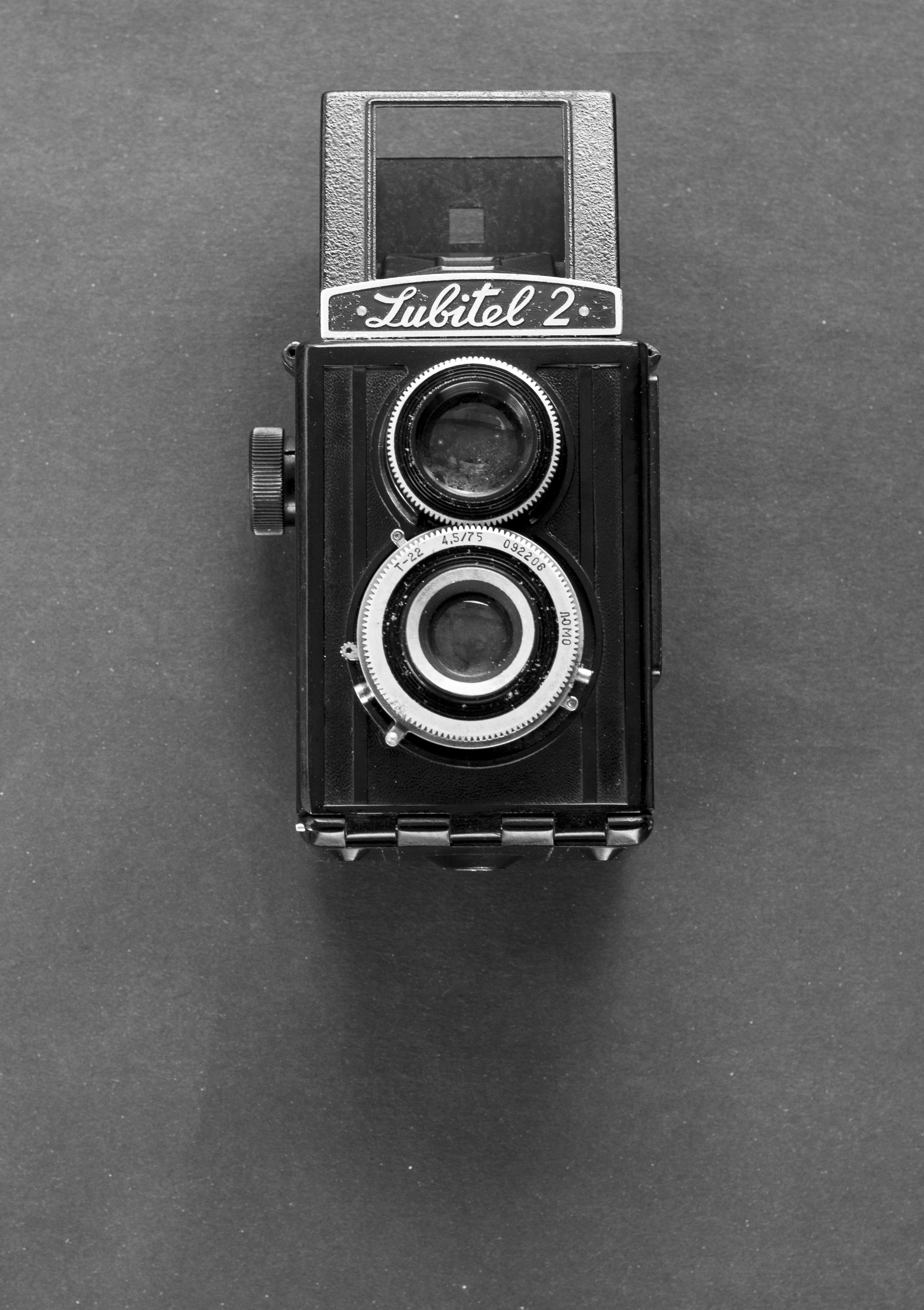 une photo en noir et blanc d’un vieil appareil photo photo Photo Appareil photo numérique