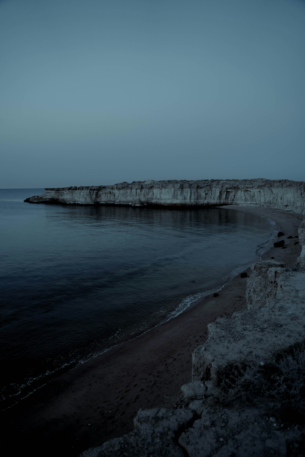 夜の海の長時間露光写真