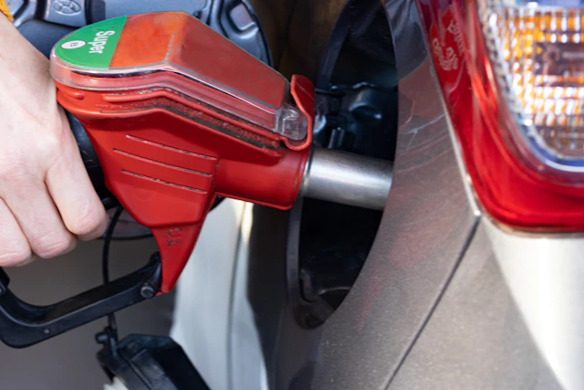 Fuel gets cheaper again: Poland's new maximum prices from 20 October and what they mean at the pump
