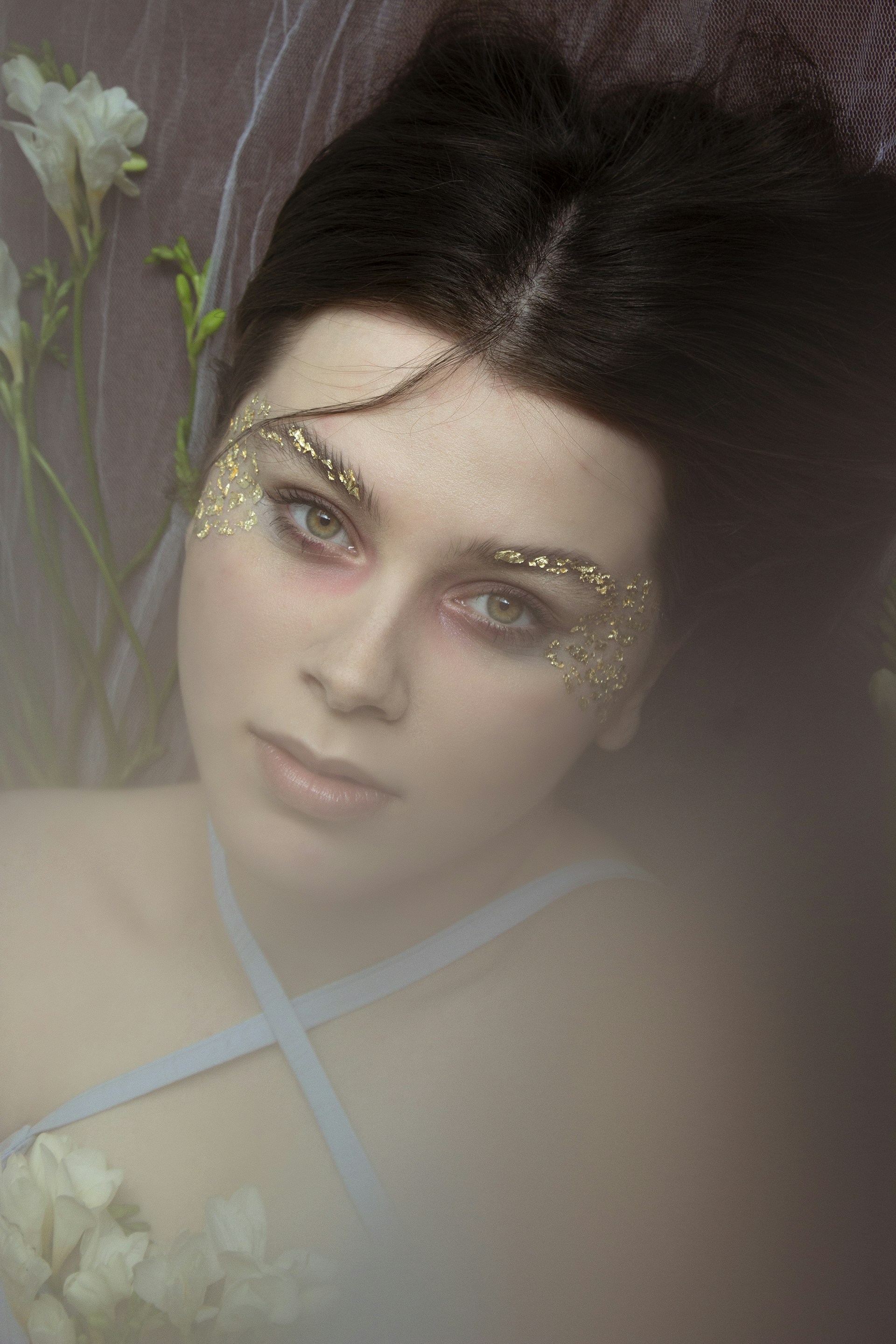 gray computer monitor