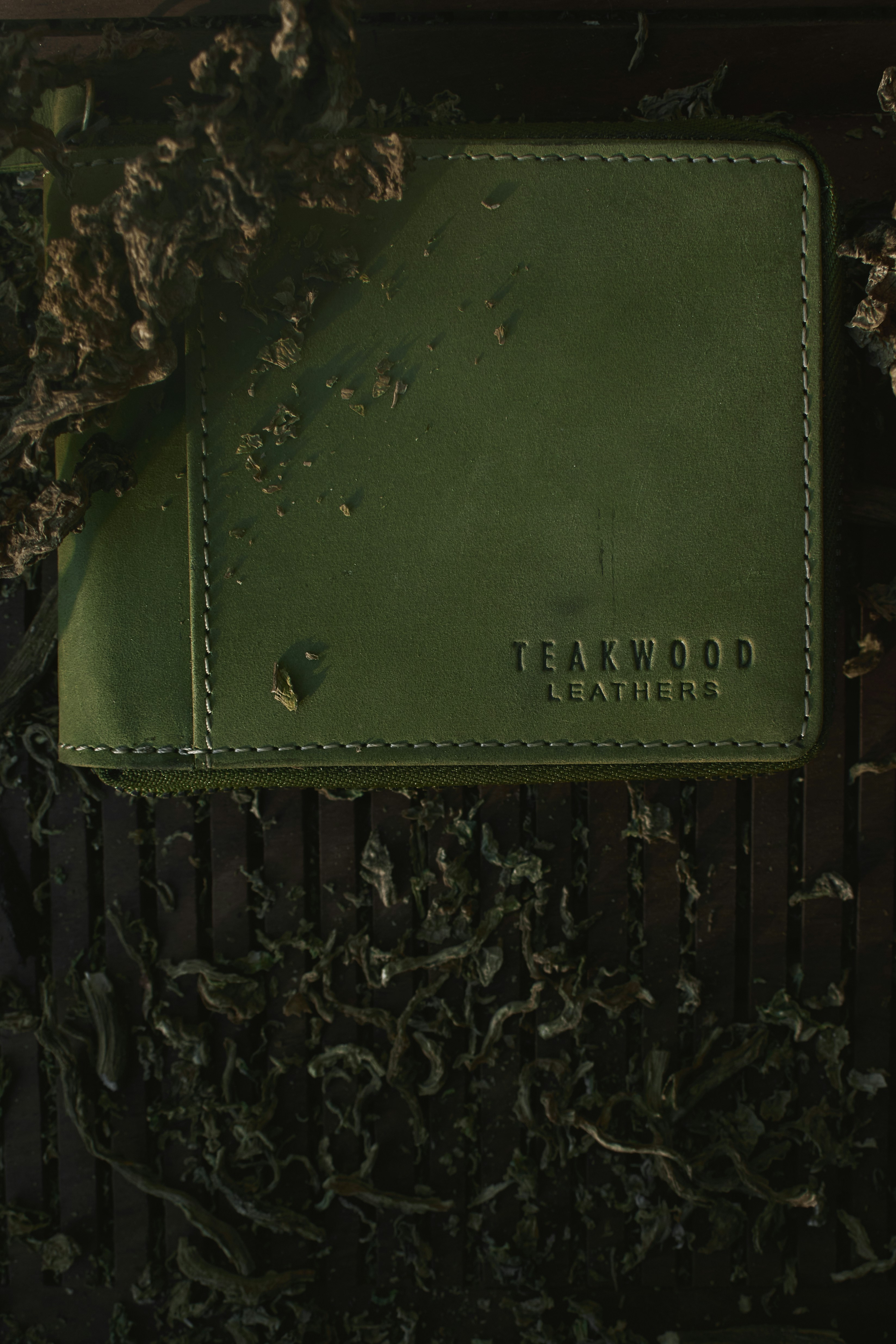 TEAKWOOD Leather wallet <br>insta : @curatedbykationn