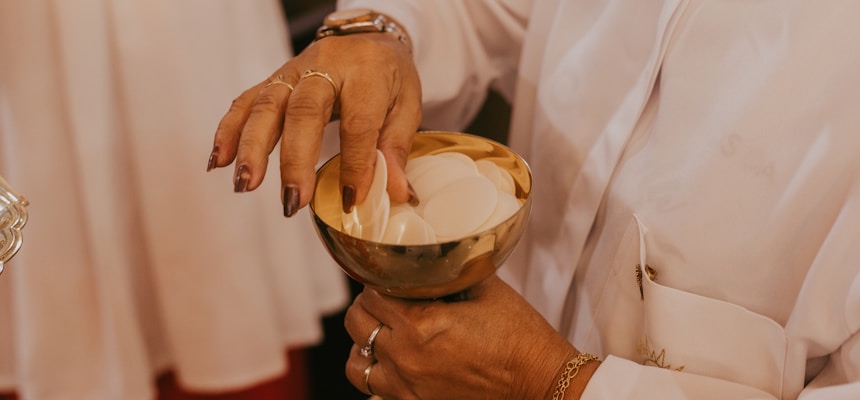 Some notes for Extraordinary Ministers of the Eucharist