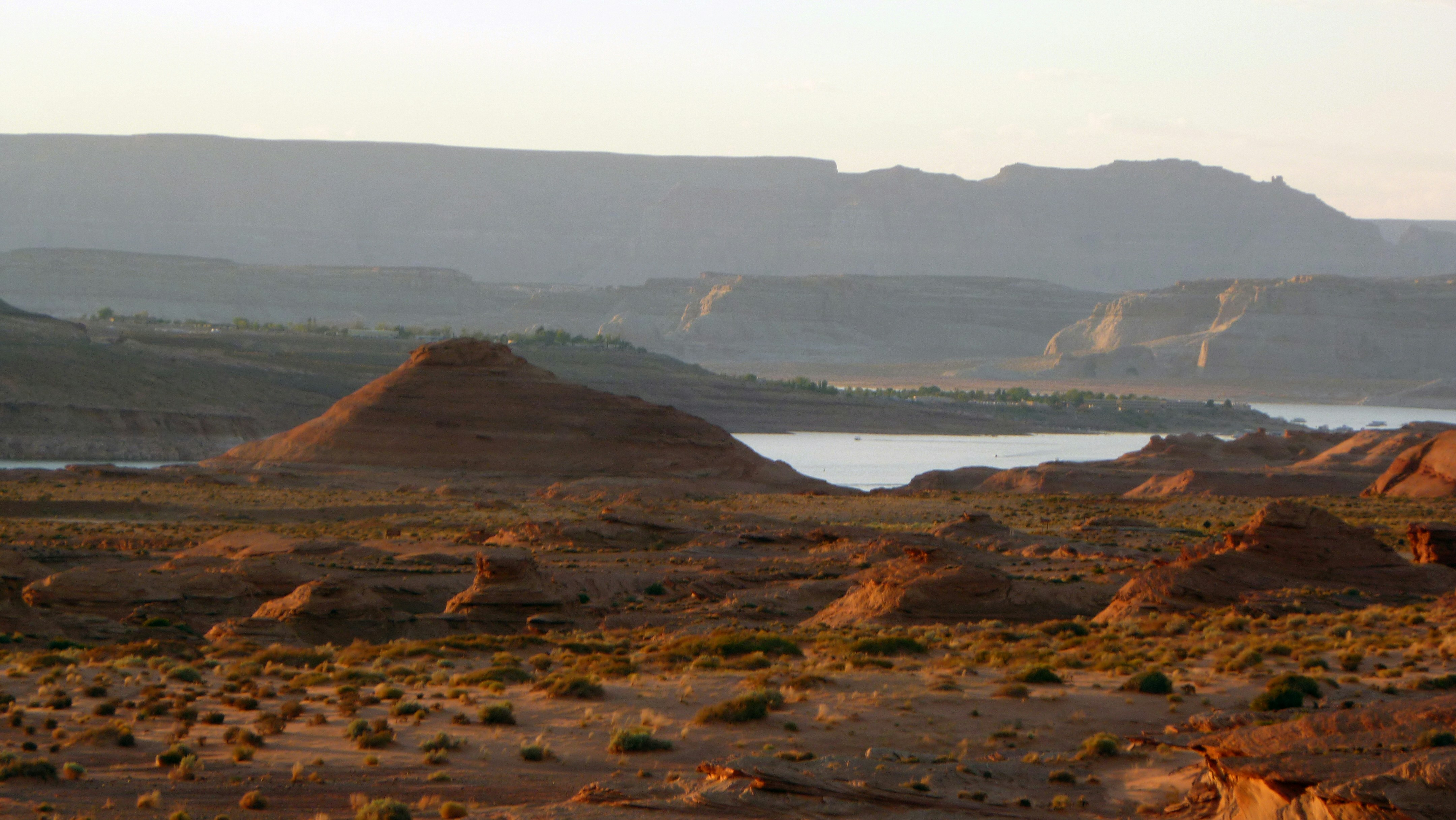 gray computer monitor