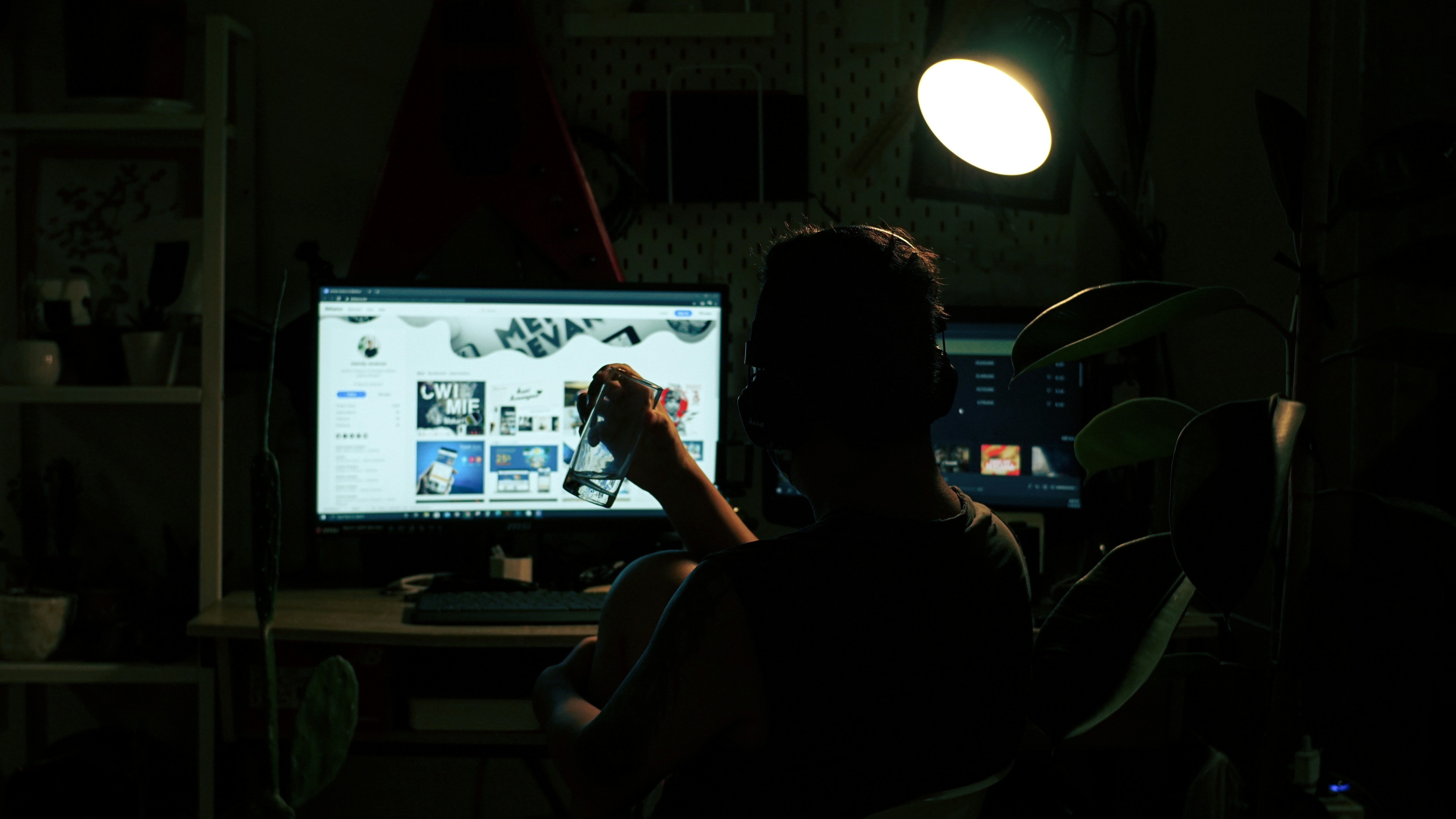 More Than Just a Screen: How Live Streamers Are Becoming the New Best Friends We Never Met