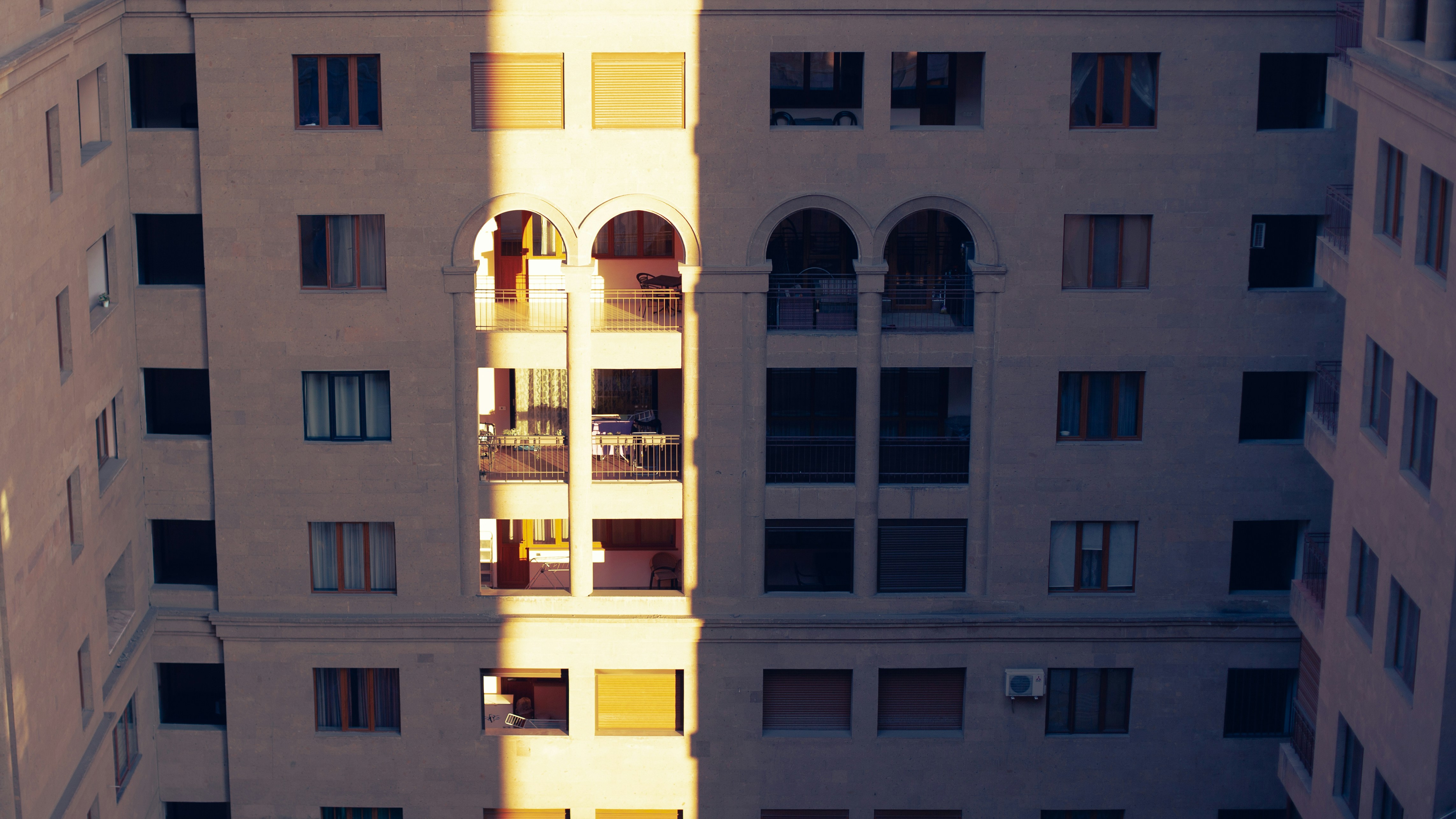 Photo by koryunhills