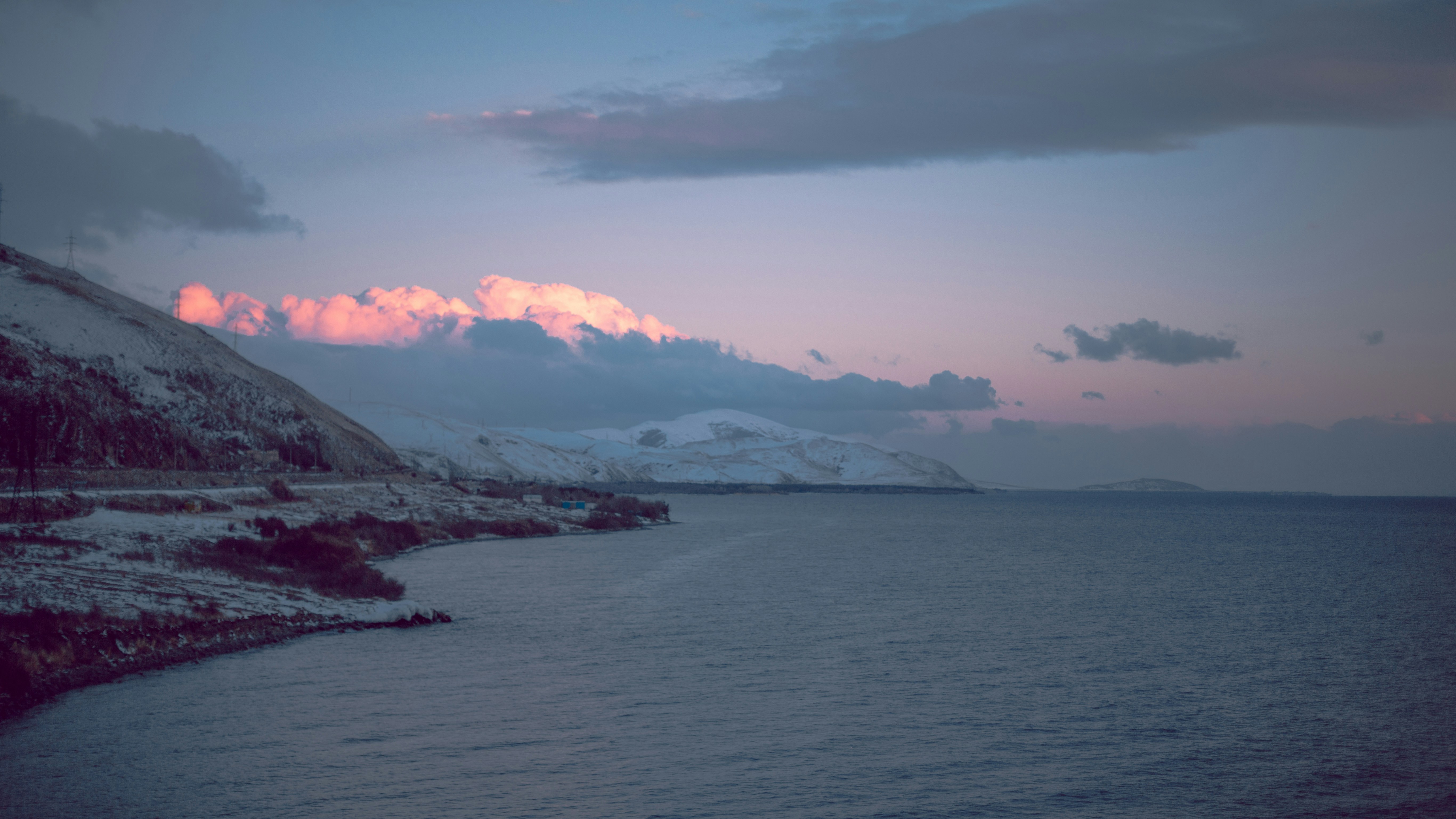 Photo by koryunhills