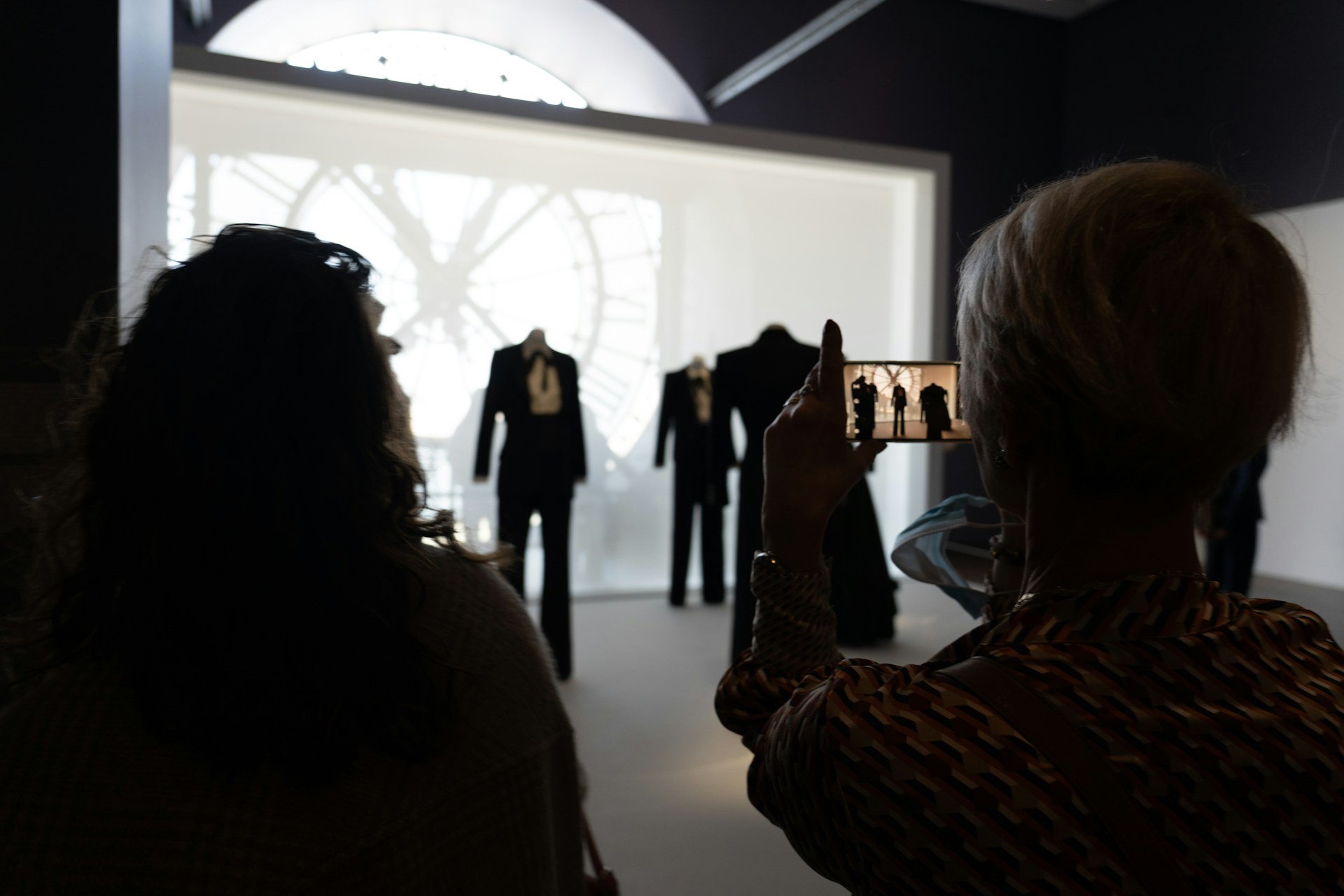 black and white bed linen