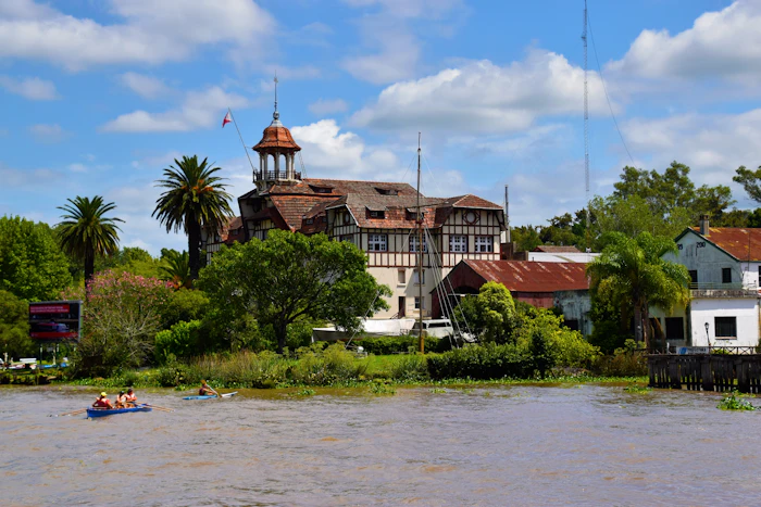 Top Sports Bars in Iquitos to Watch the Match With the Crowd