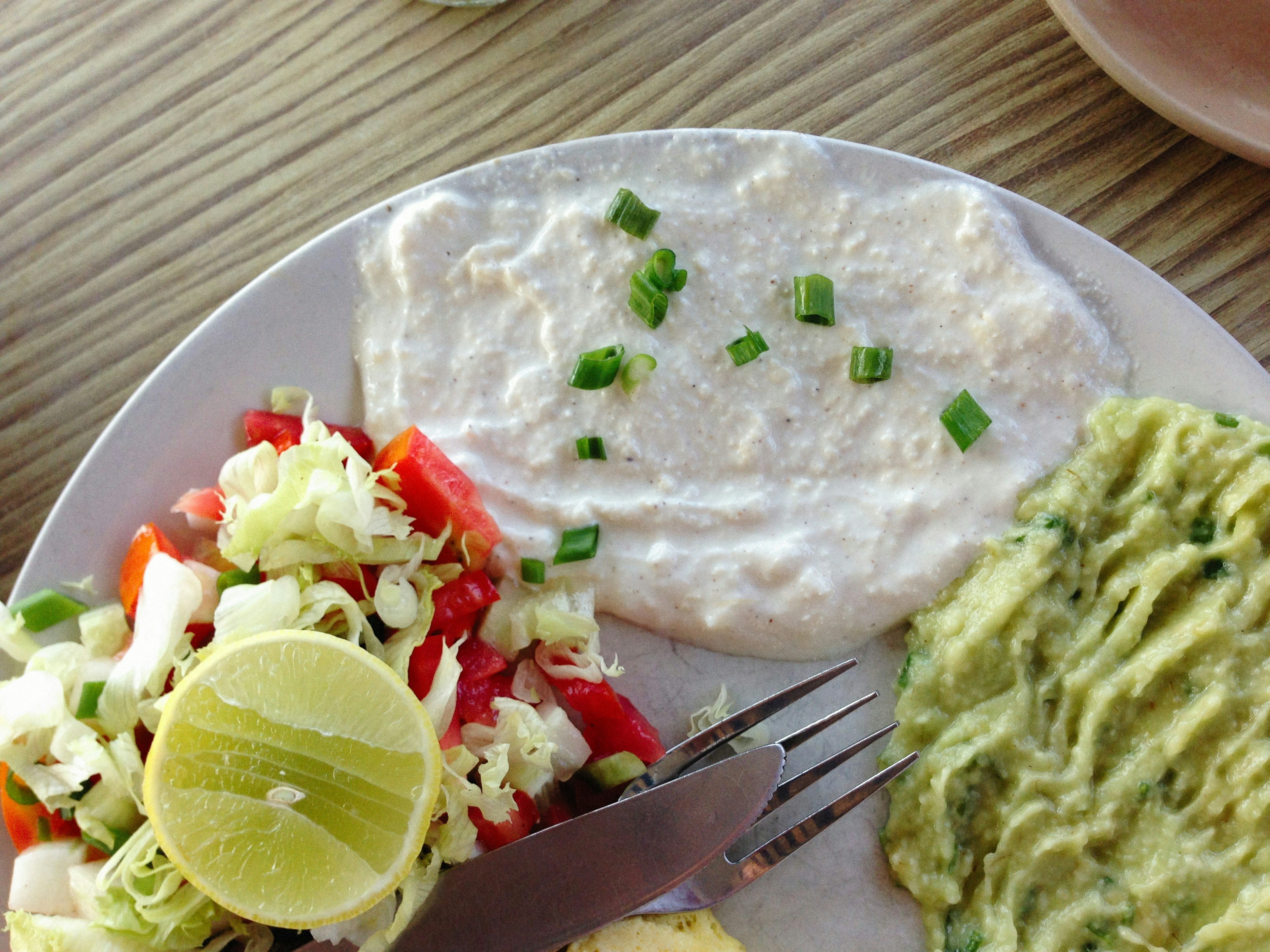 Tortilla de Maíz Integral con Huevos Revueltos y Loroco